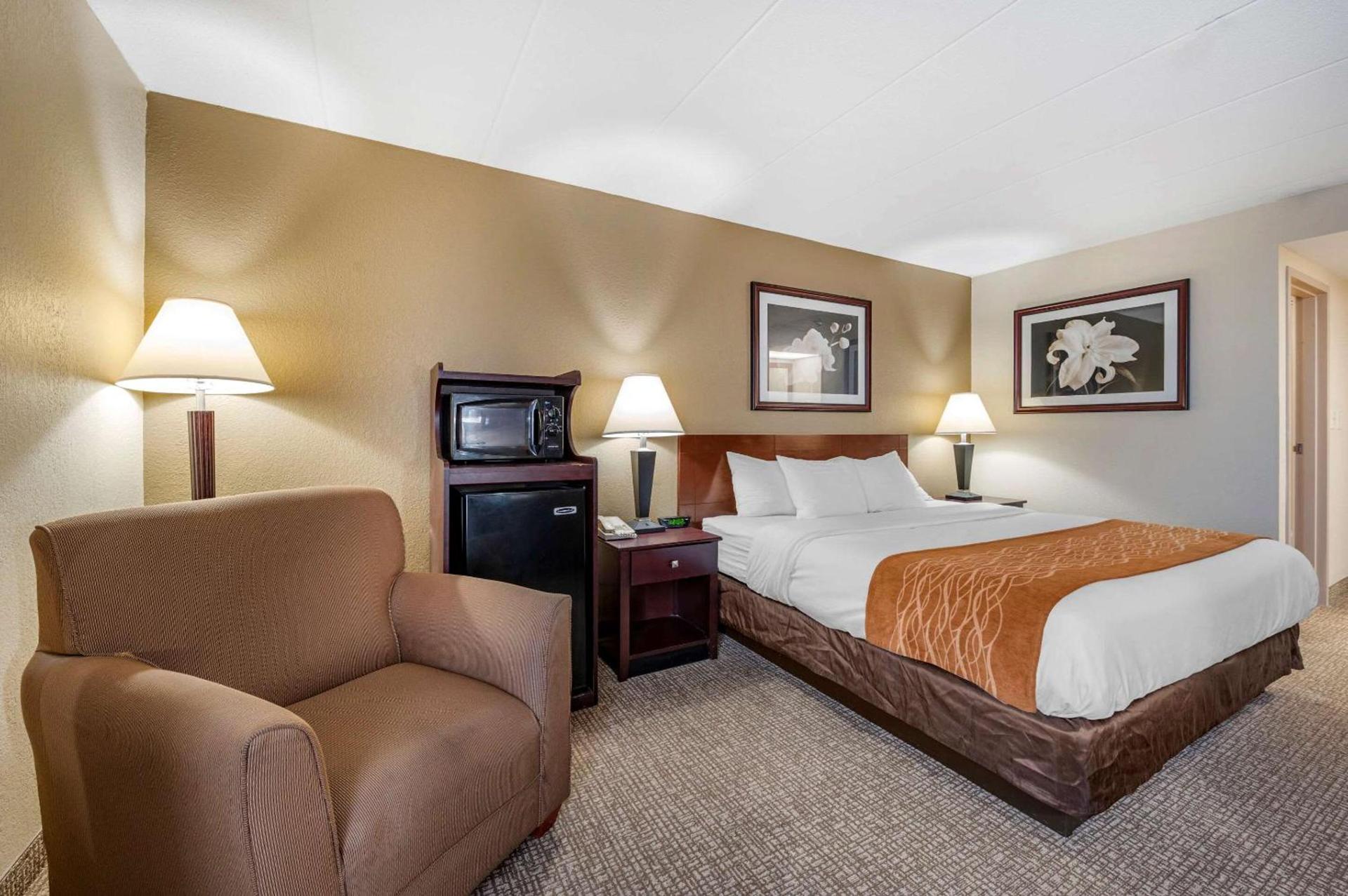 Comfort Inn Cincinnati Northeast photo 16
