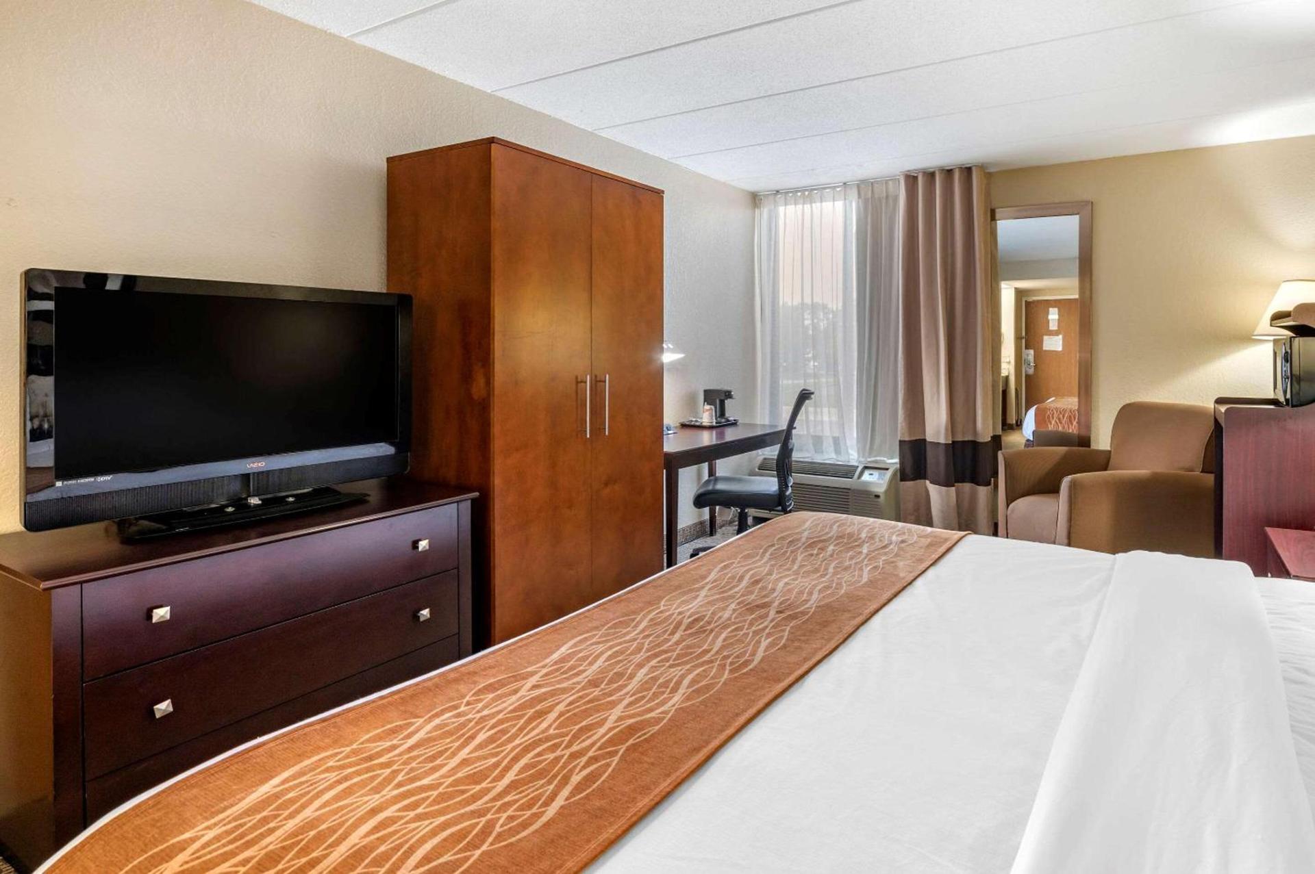 Comfort Inn Cincinnati Northeast photo 17