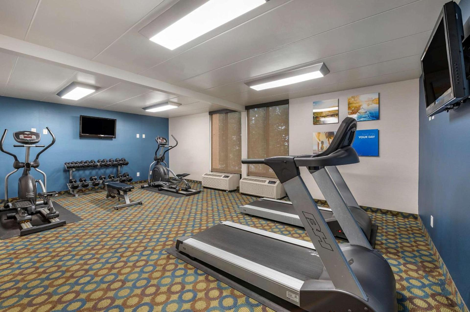 Comfort Inn Cincinnati Northeast photo 26