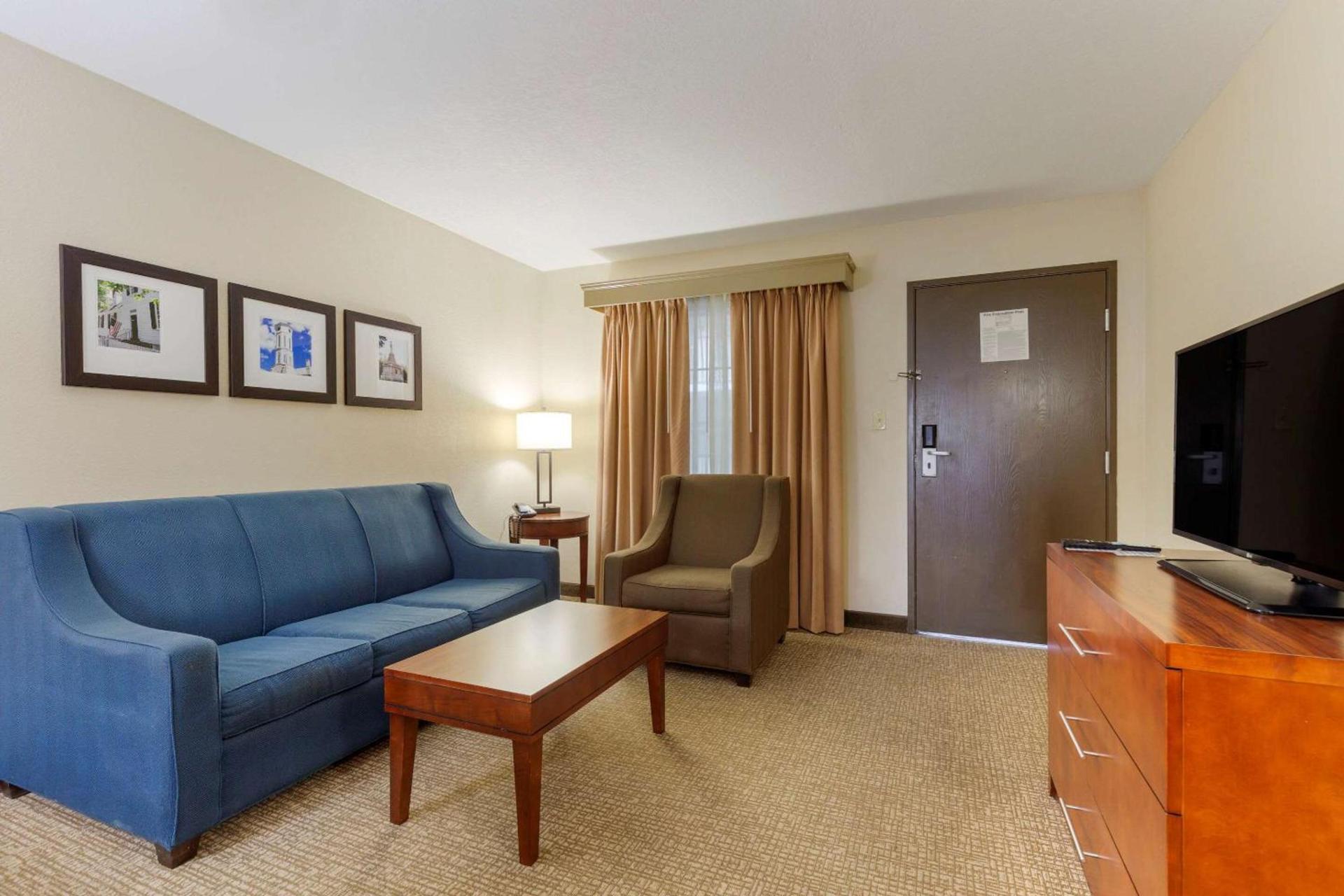 Comfort Suites Fredericksburg South photo 18