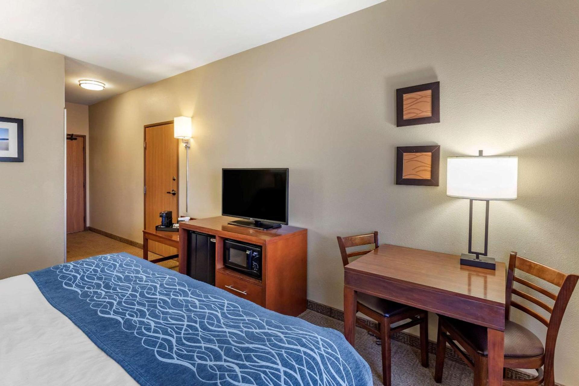 Comfort Inn Evansville-Casper photo 8