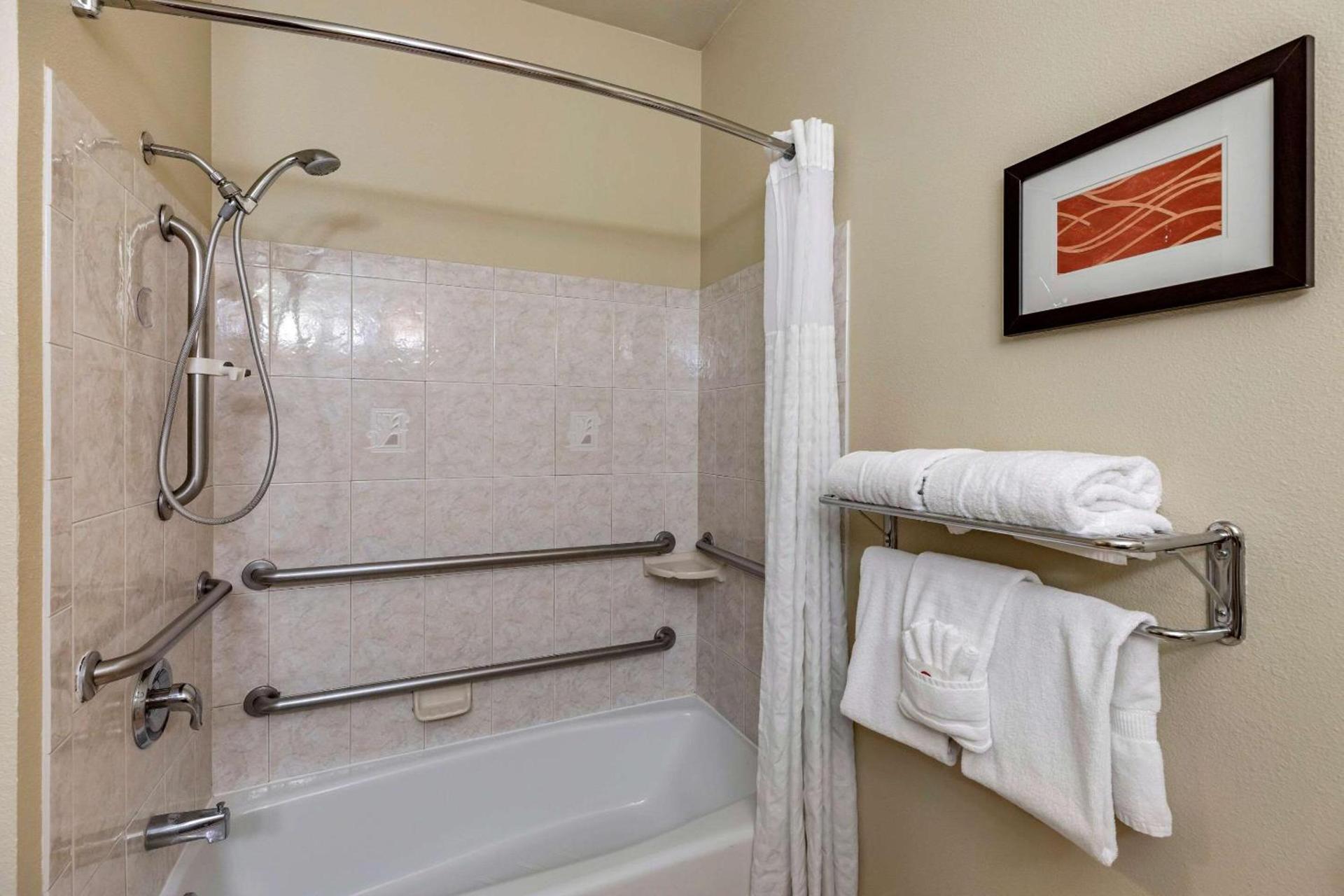Comfort Inn Evansville-Casper photo 11