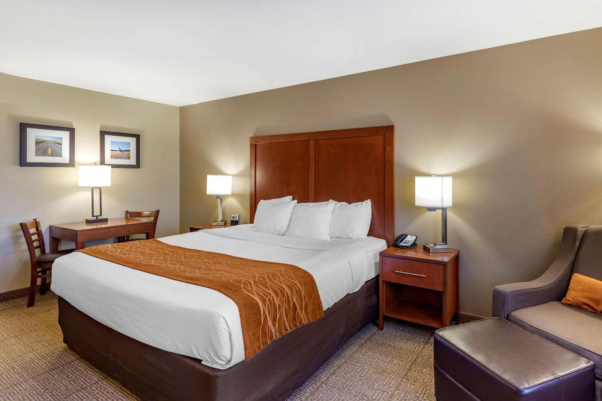Comfort Inn Evansville-Casper photo 12