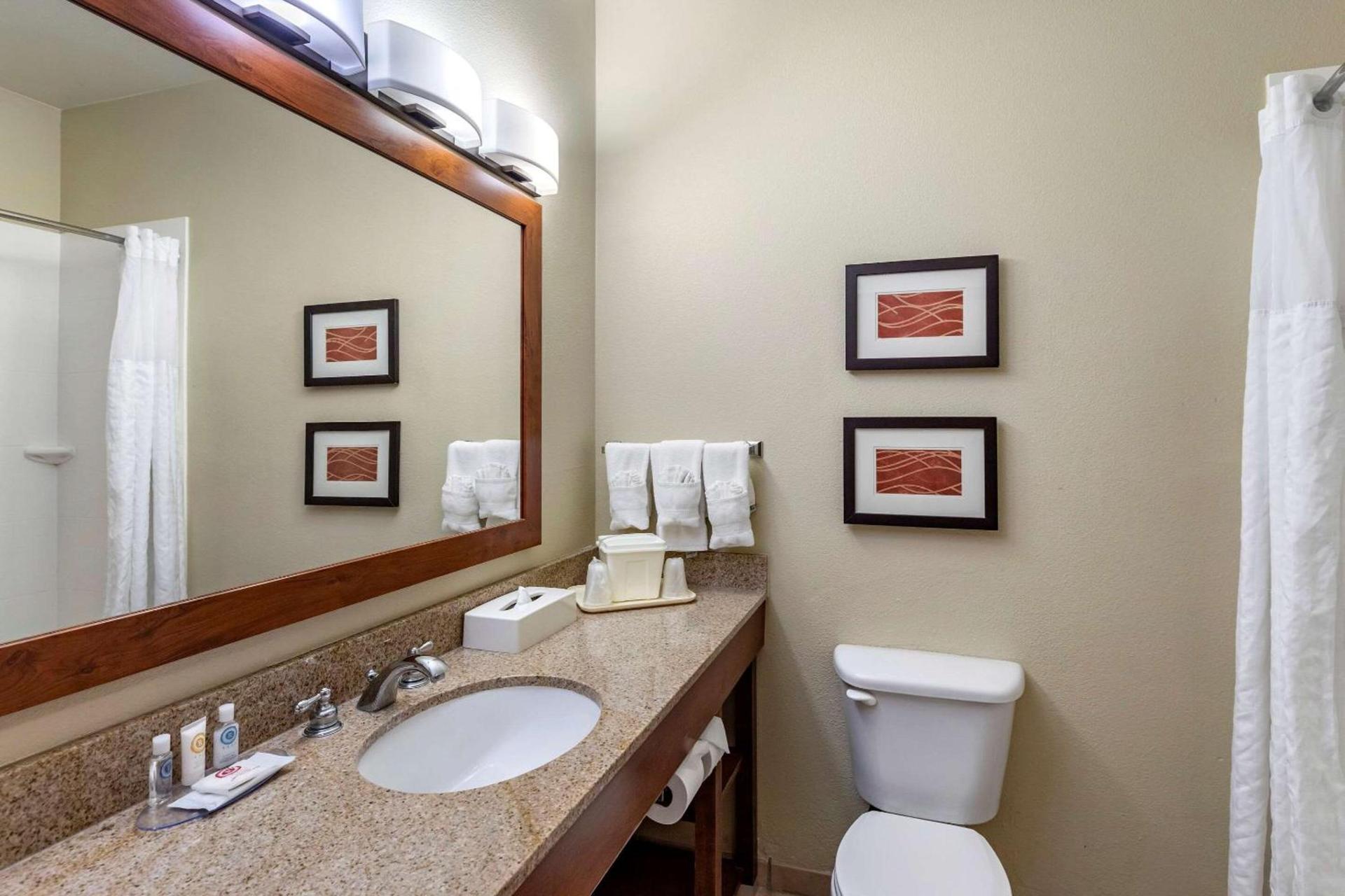 Comfort Inn Evansville-Casper photo 19