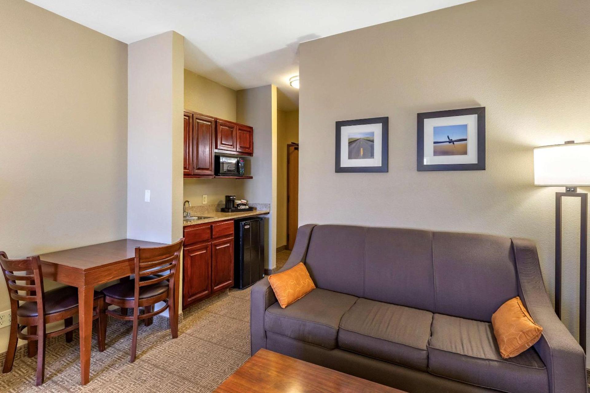 Comfort Inn Evansville-Casper photo 21