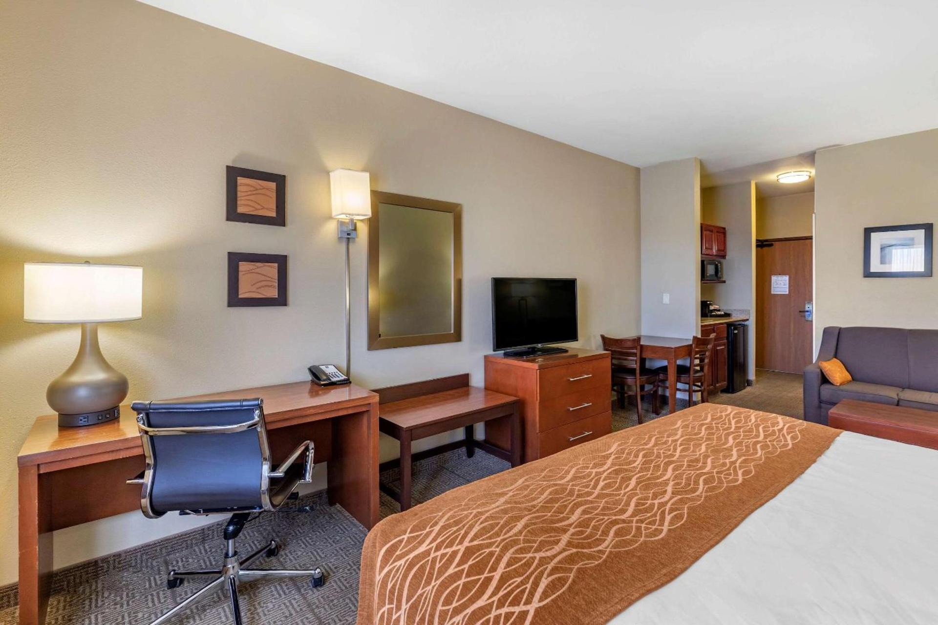Comfort Inn Evansville-Casper photo 22
