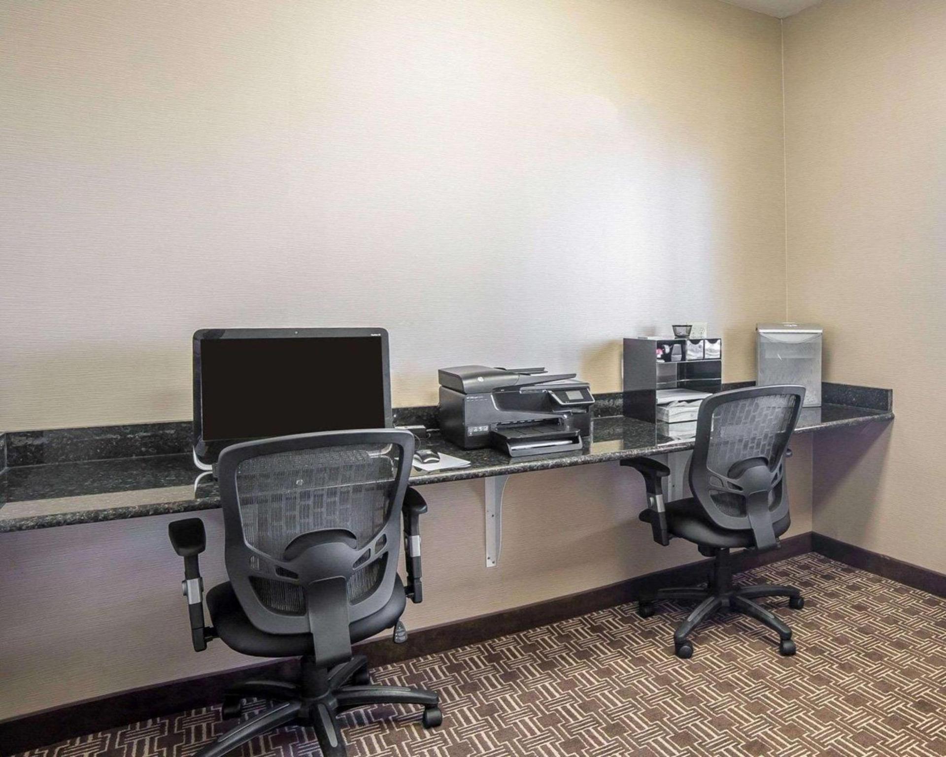 Comfort Inn Evansville-Casper photo 31