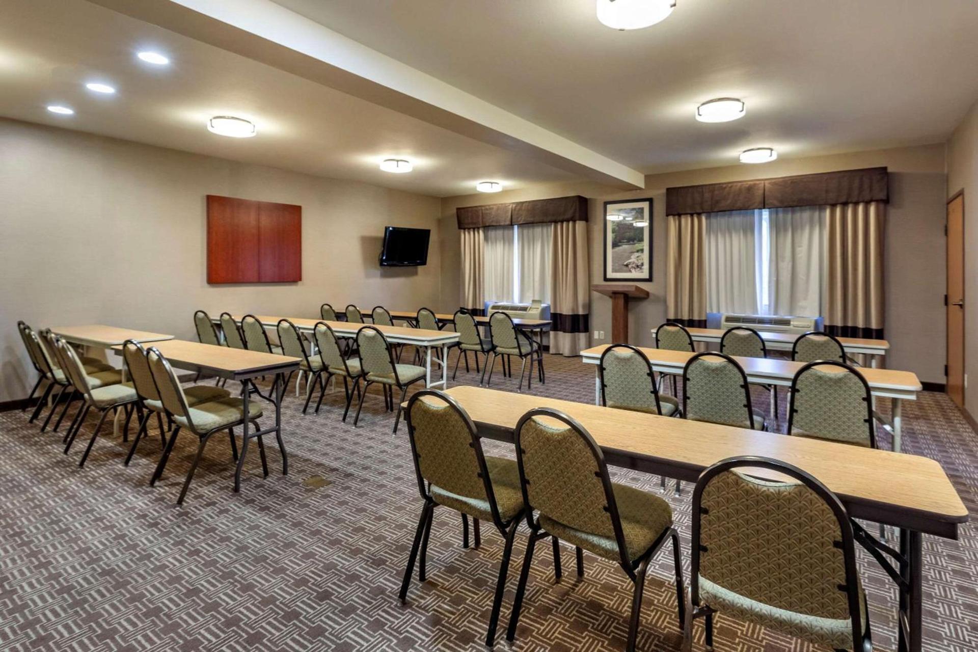 Comfort Inn Evansville-Casper photo 35