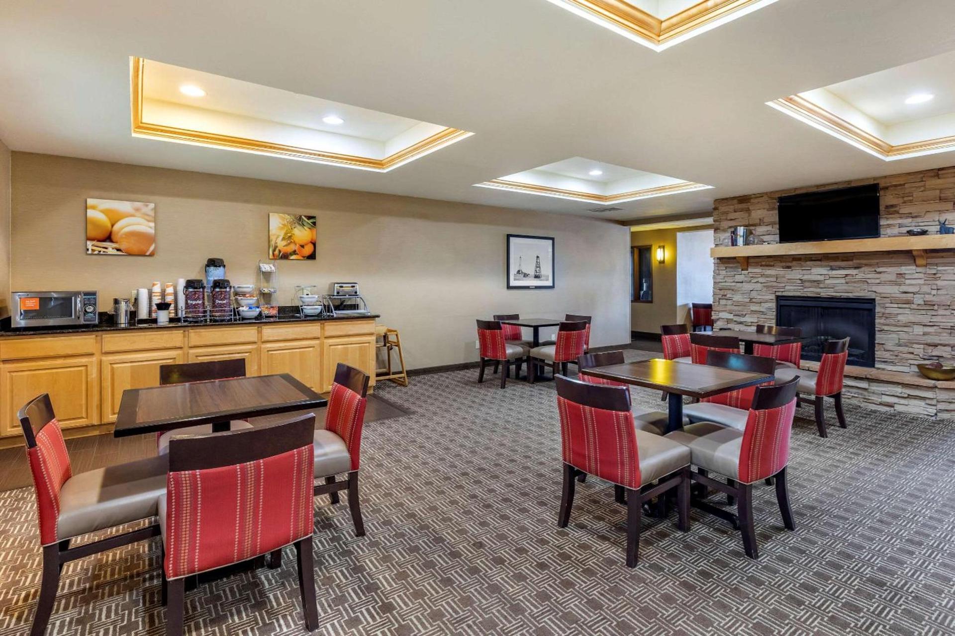 Comfort Inn Evansville-Casper photo 37