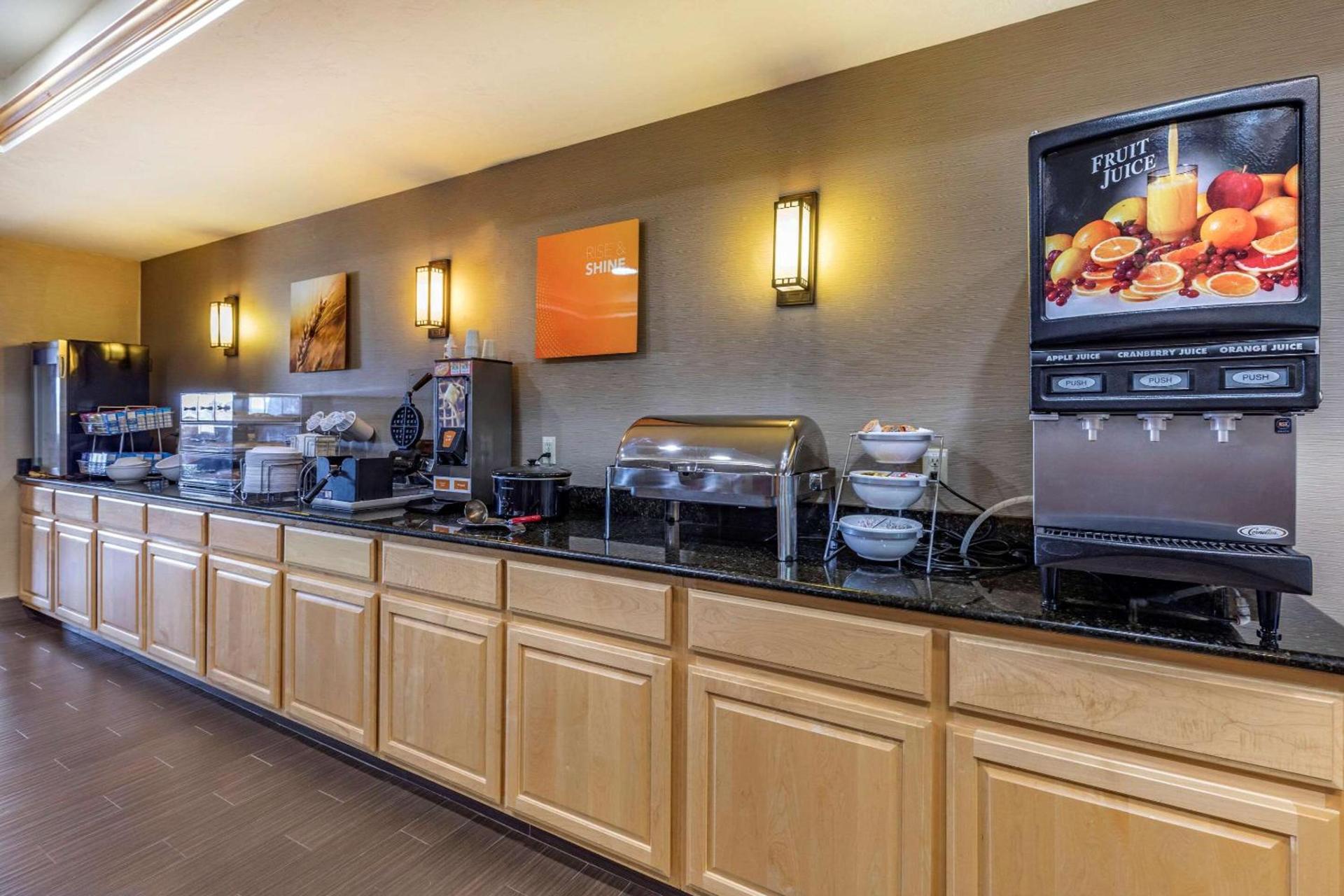 Comfort Inn Evansville-Casper photo 38