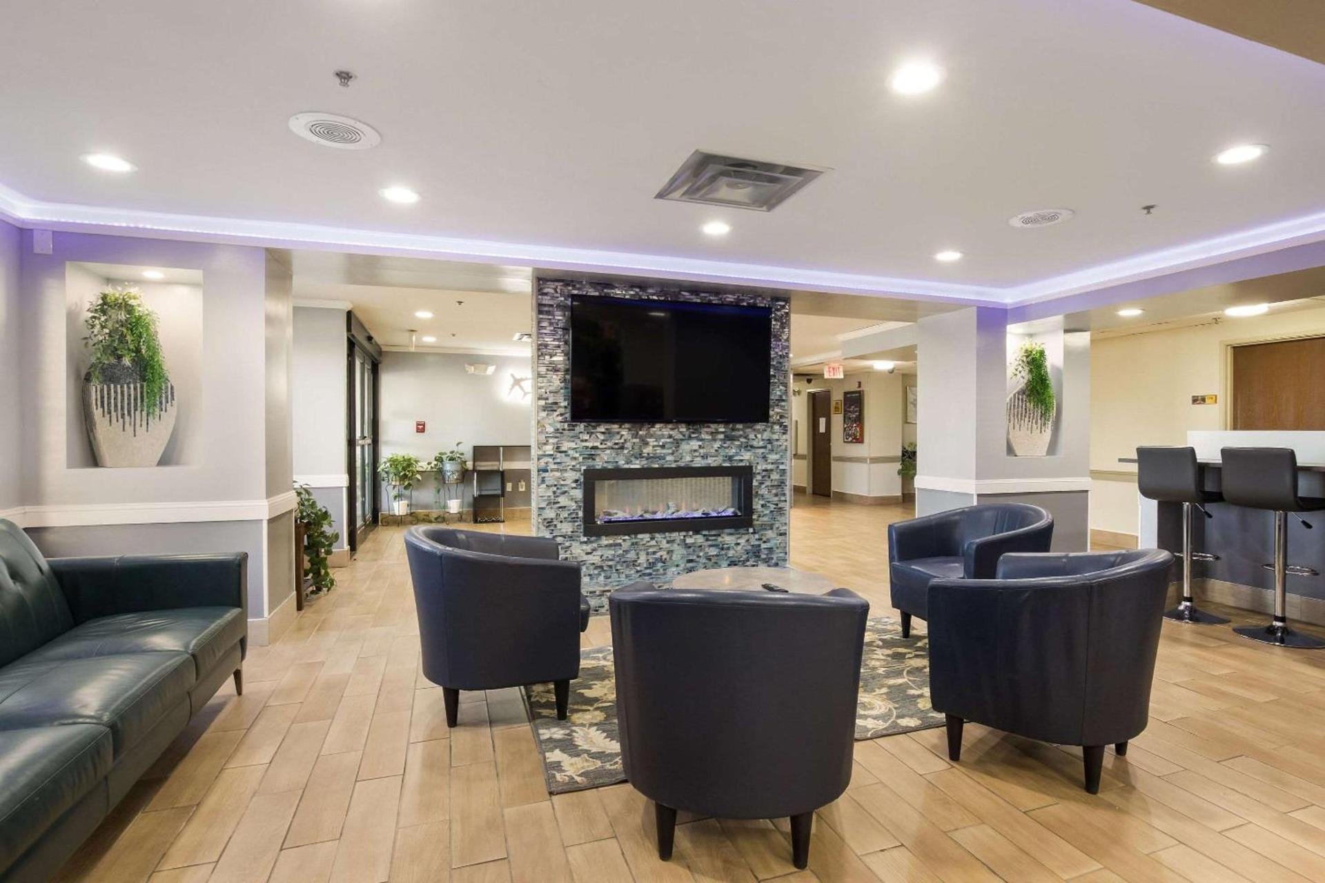 Quality Inn & Suites CVG Airport photo 3
