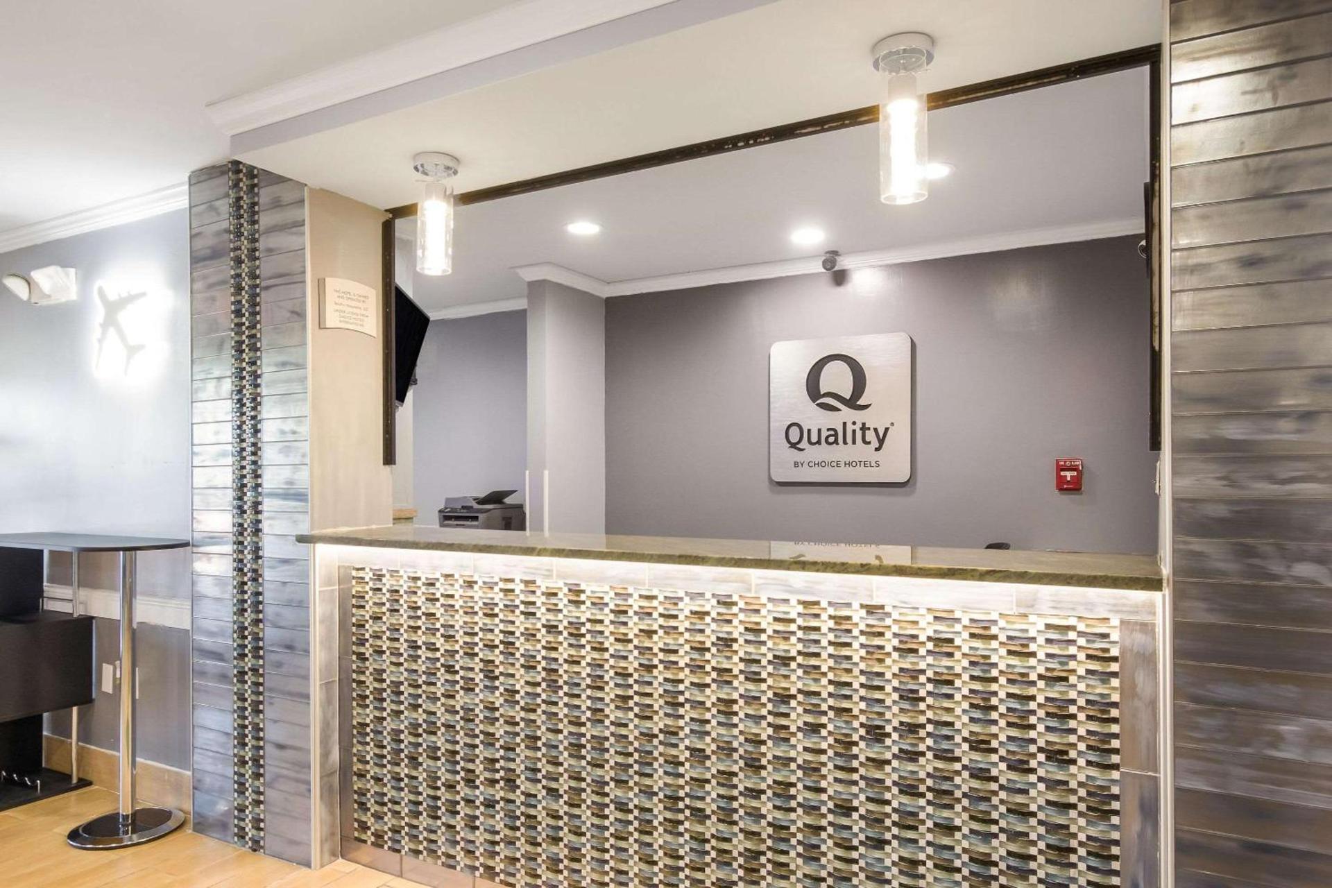 Quality Inn & Suites CVG Airport photo 4