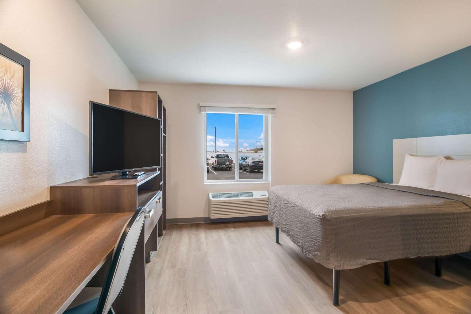 WoodSpring Suites Missoula photo 13