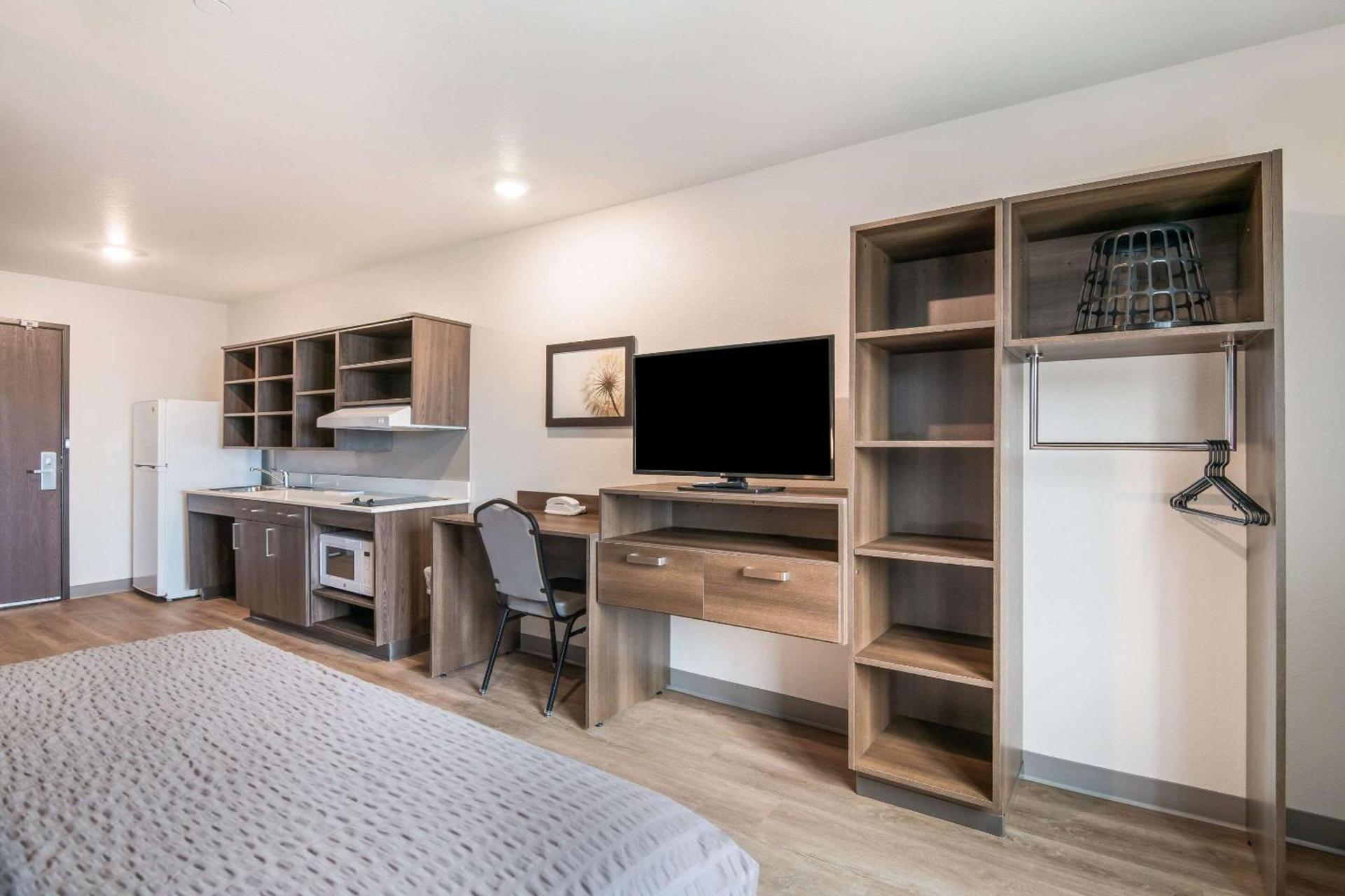 WoodSpring Suites Missoula photo 14