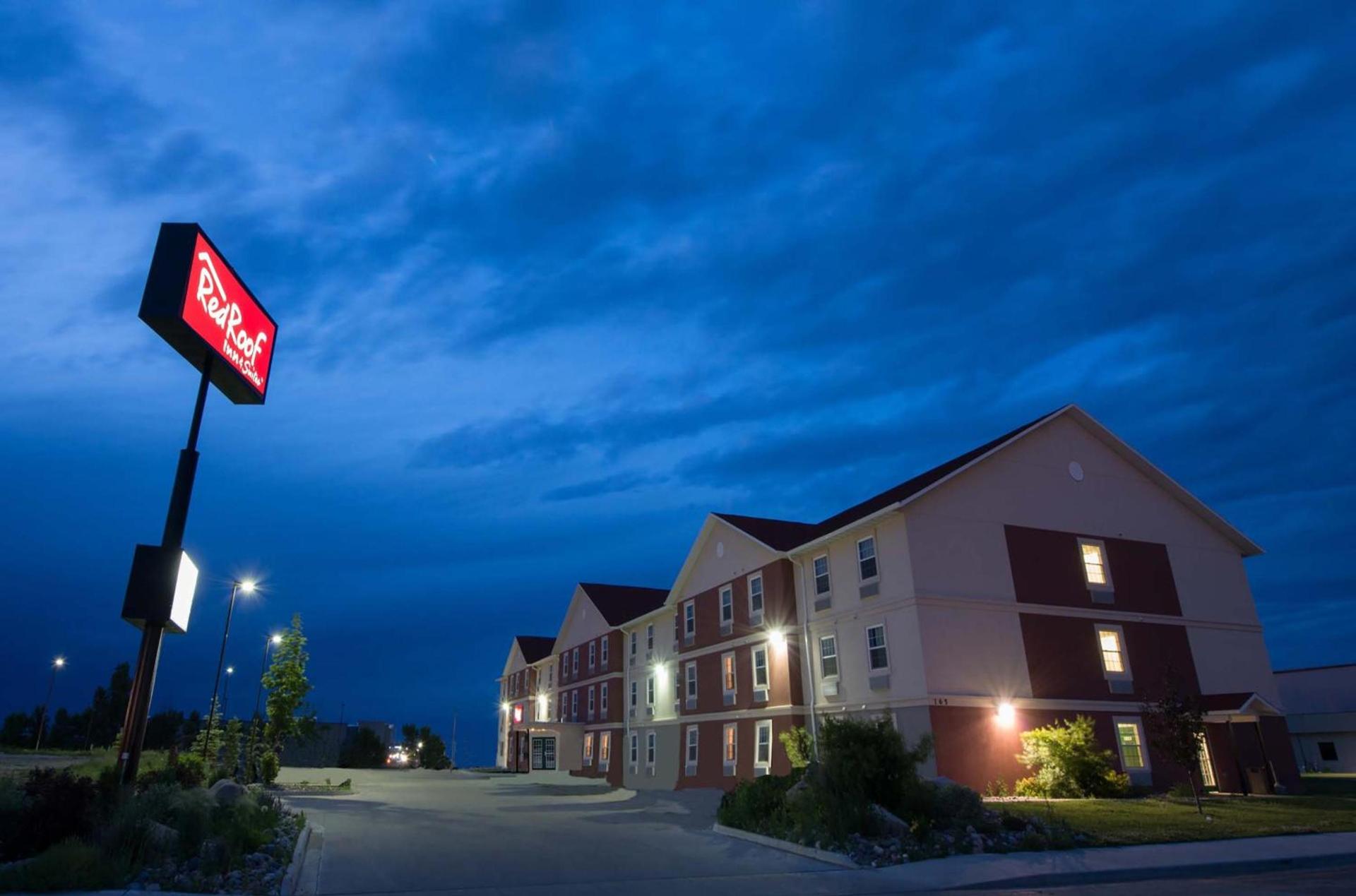 Red Roof Inn & Suites Dickinson — hotel in Dickinson