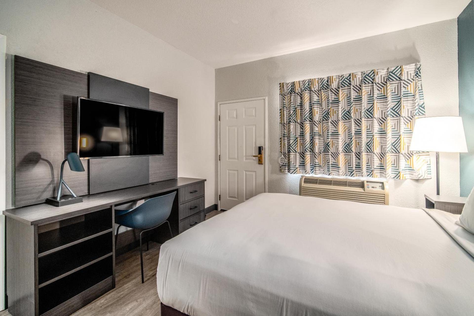 Studio 6 Suites Lawndale, CA South Bay photo 55