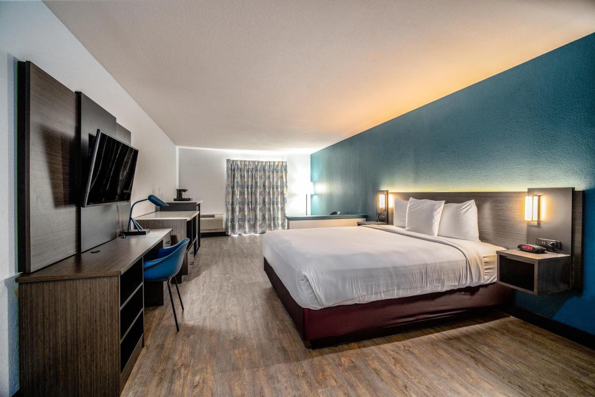 Studio 6 Suites Lawndale, CA South Bay photo 59