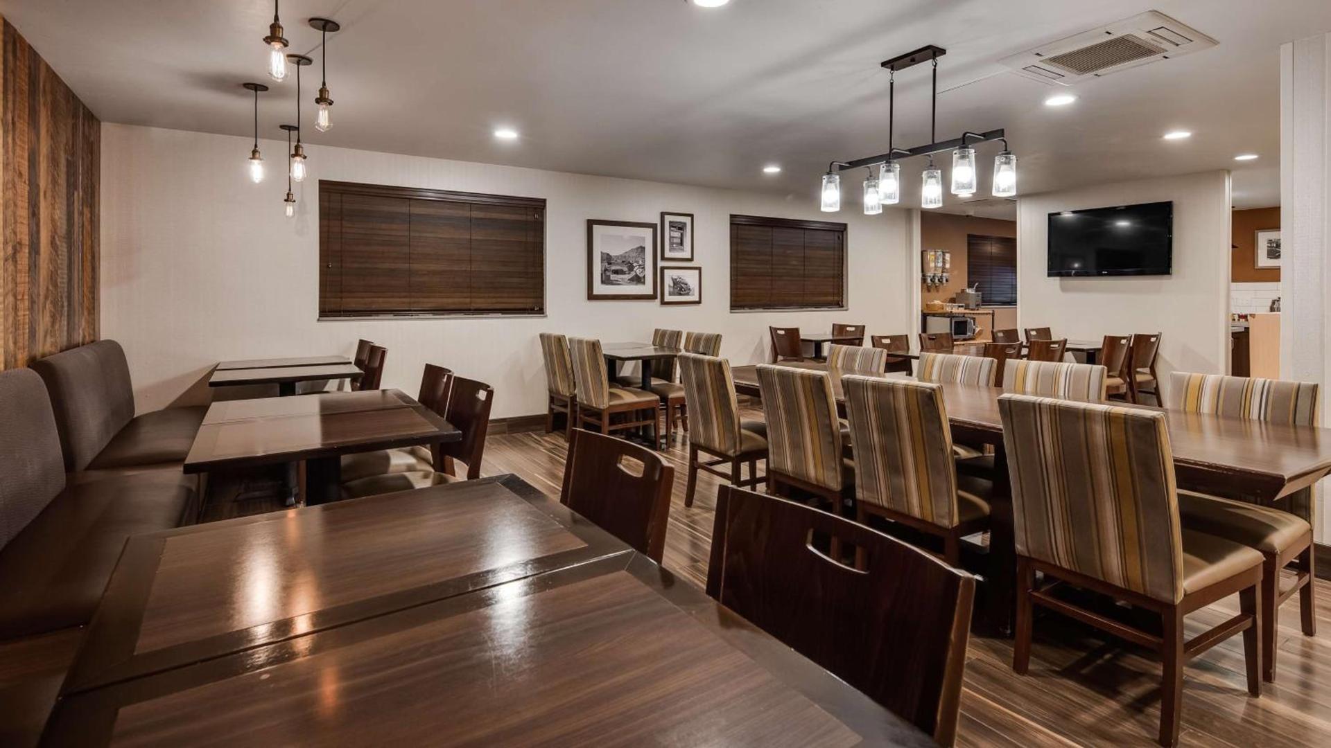 Best Western Hi-Desert Inn photo 7