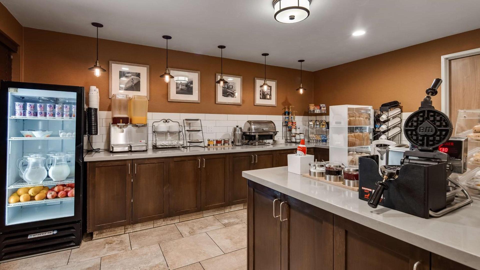 Best Western Hi-Desert Inn photo 8