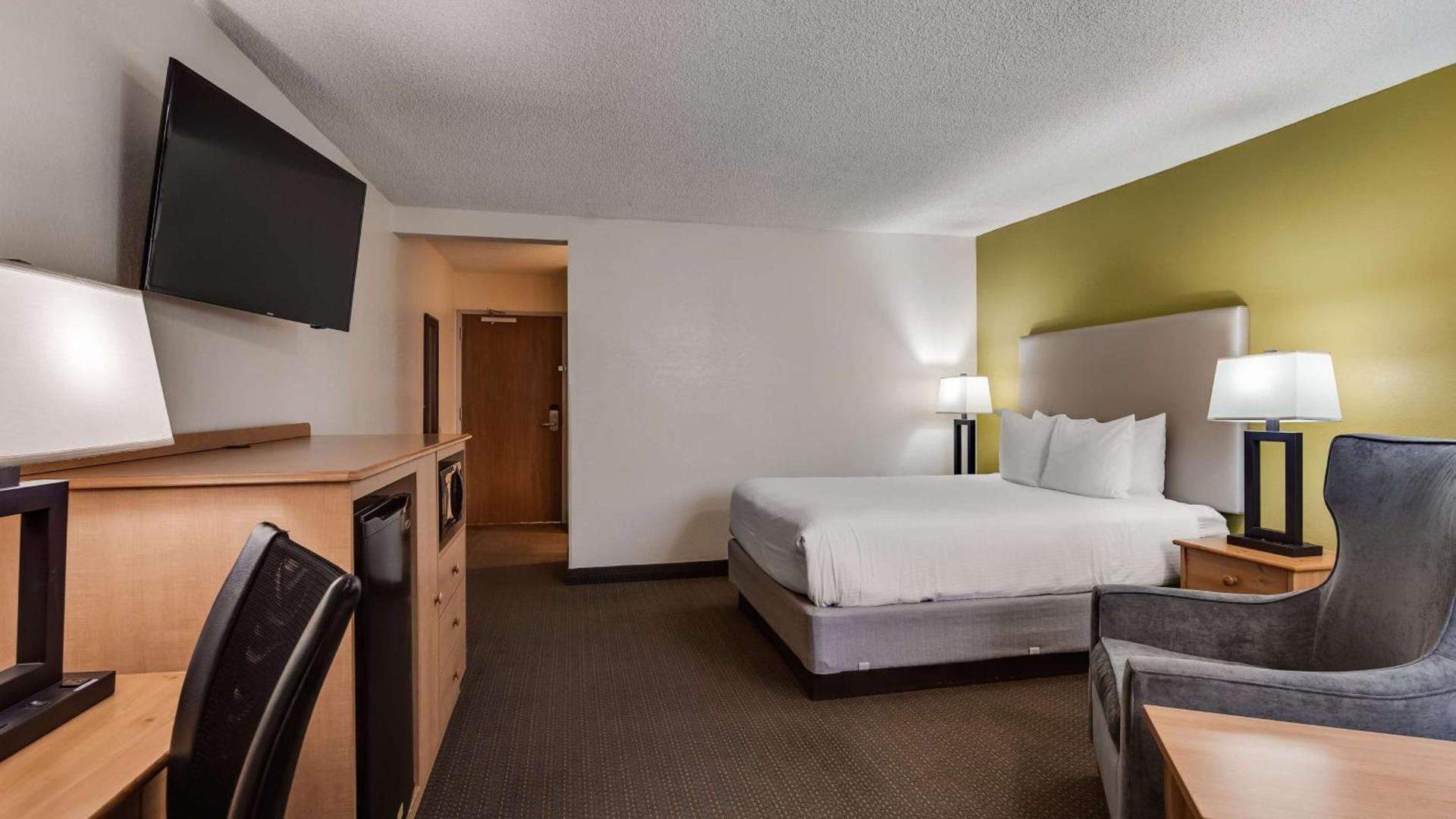 Best Western Hi-Desert Inn photo 15