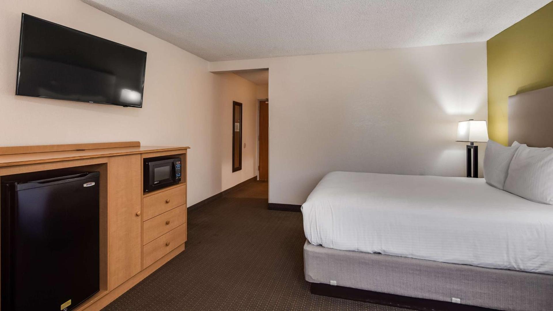 Best Western Hi-Desert Inn photo 16