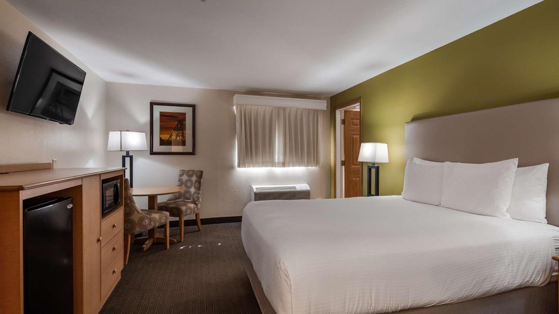 Best Western Hi-Desert Inn photo 25