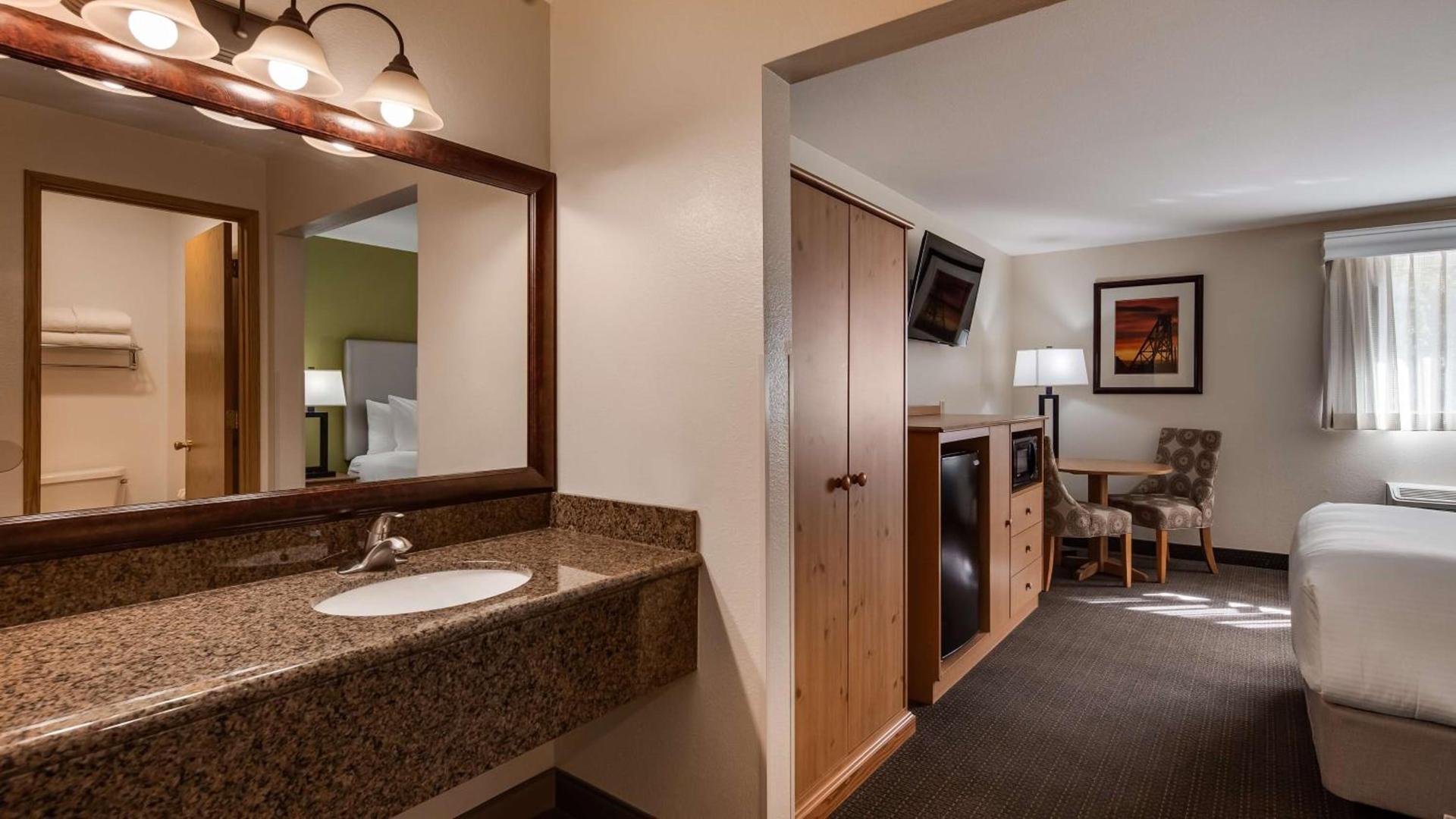 Best Western Hi-Desert Inn photo 27