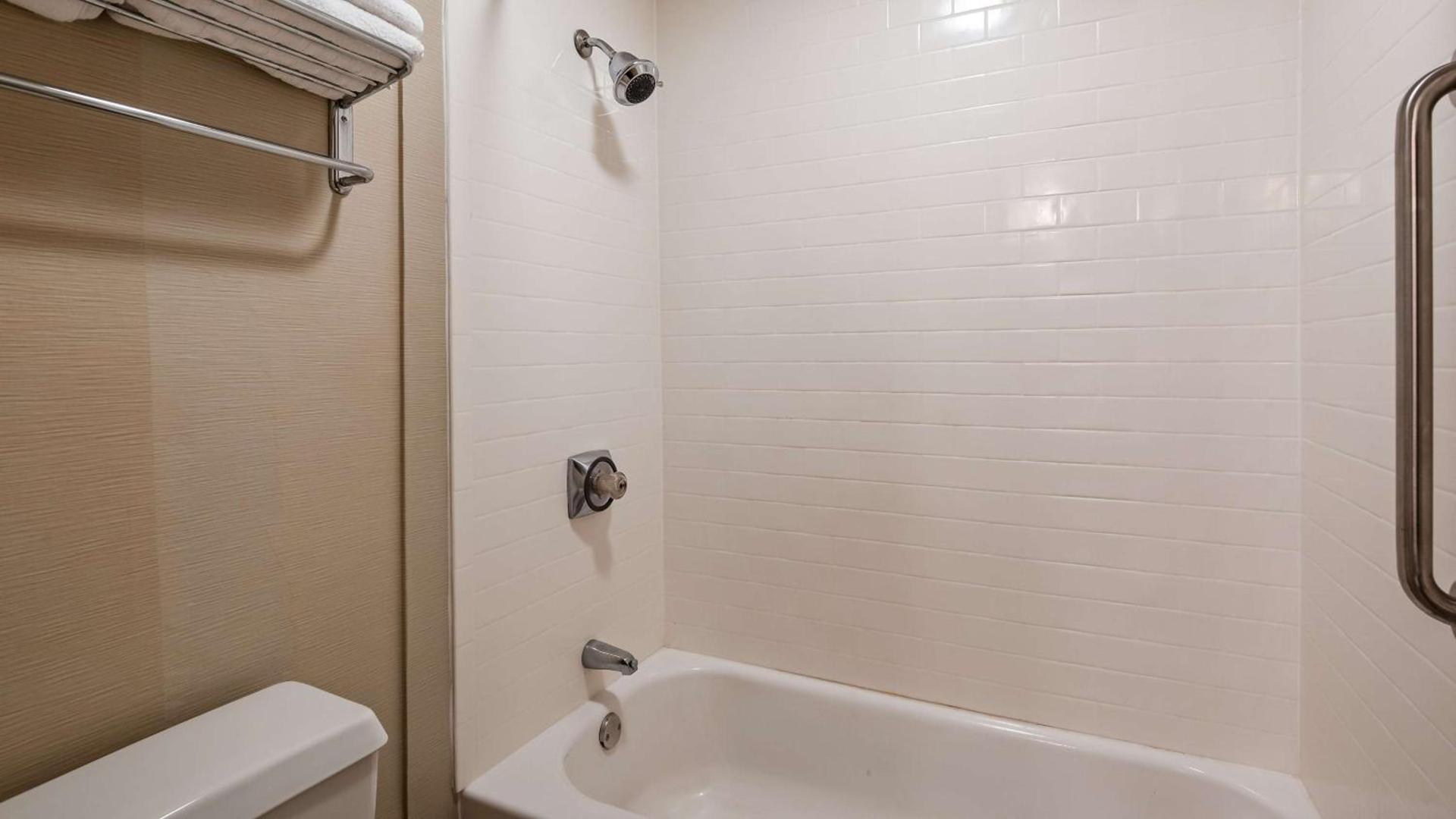 Best Western Providence Warwick Airport Inn photo 34
