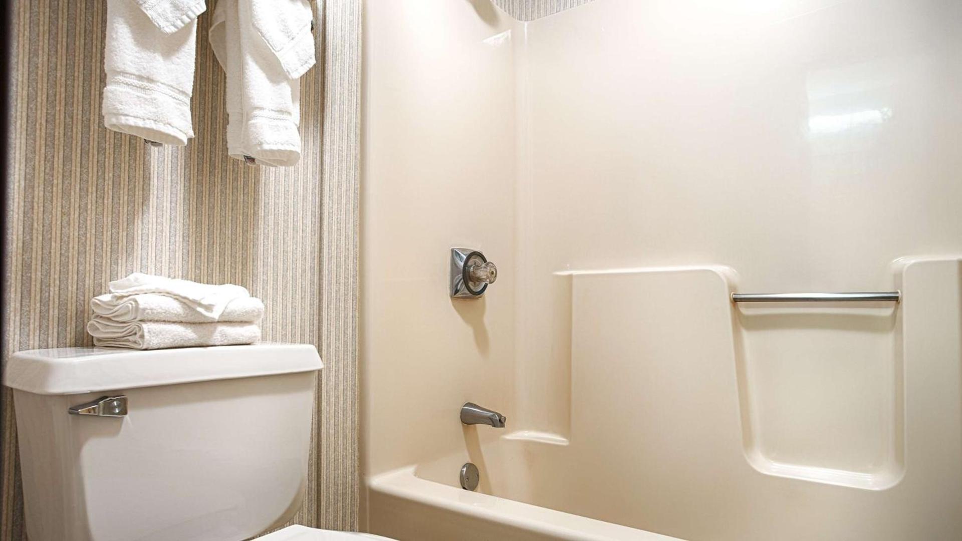 Best Western Providence Warwick Airport Inn photo 41