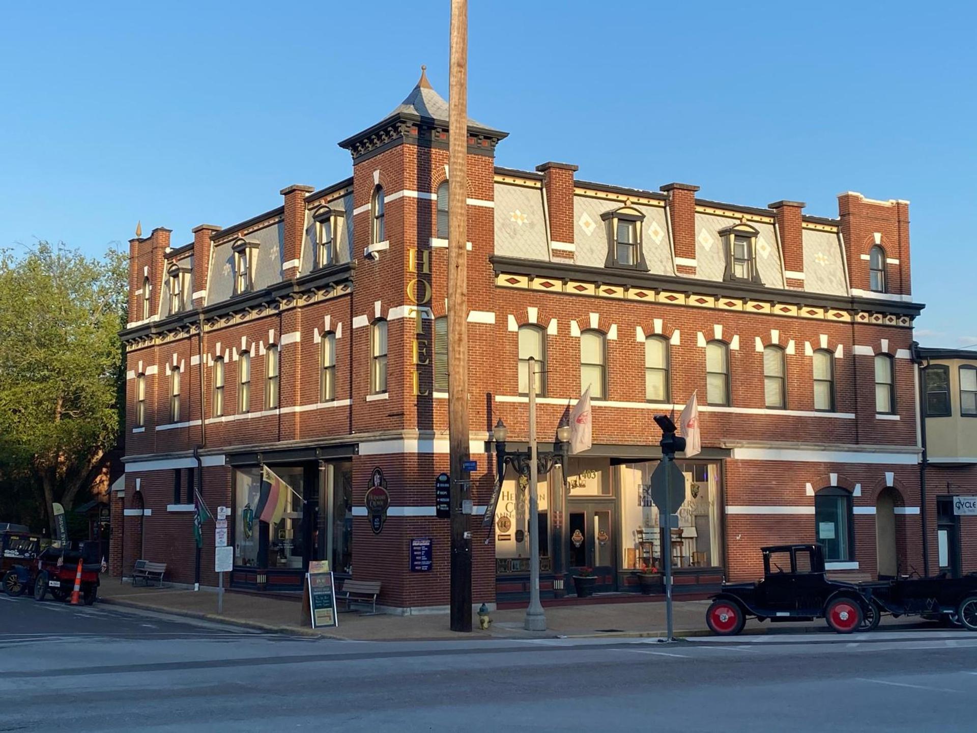 Hermann Crown Suites photo 58