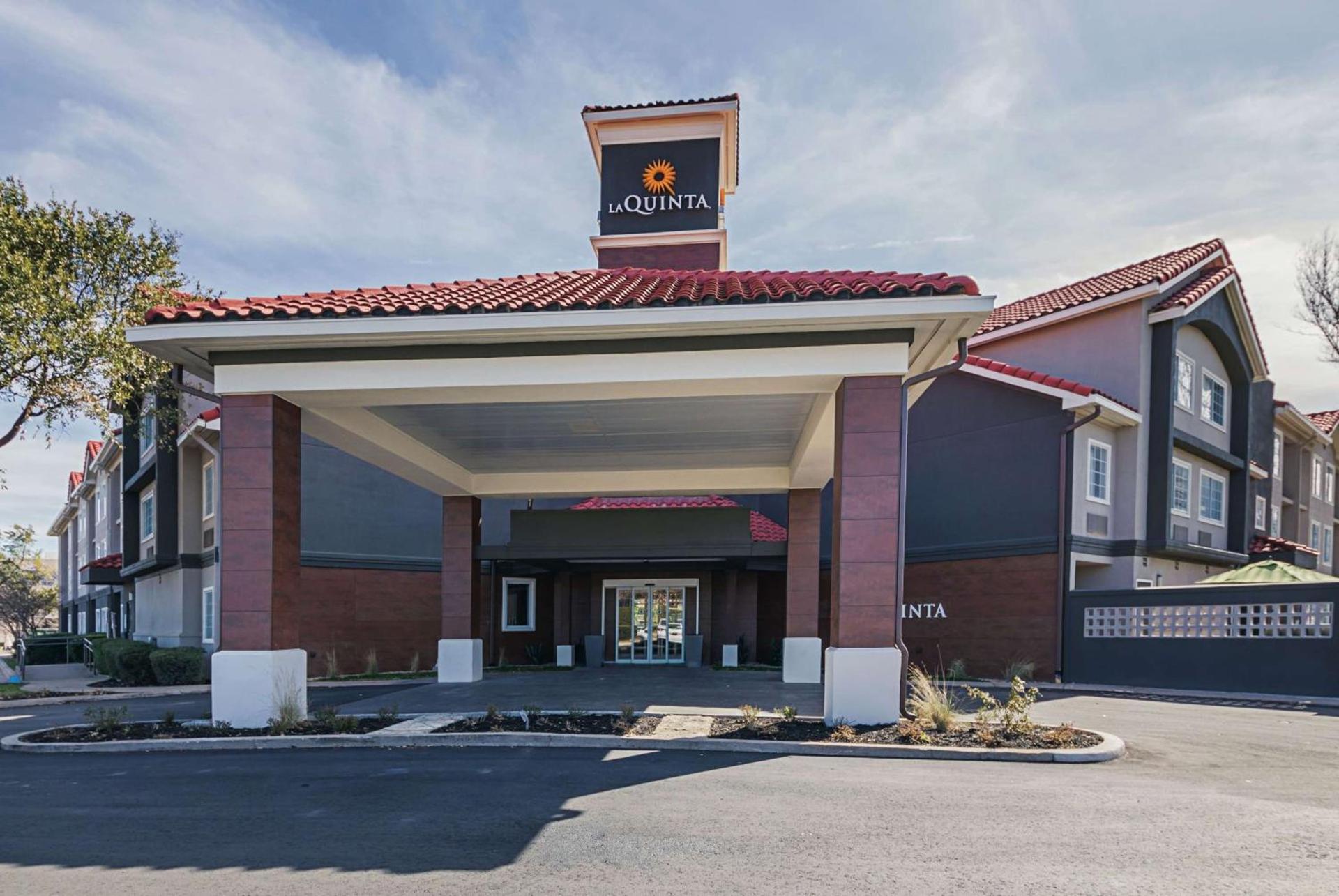 La Quinta Inn & Suites by Wyndham Austin Near The Domain photo 45