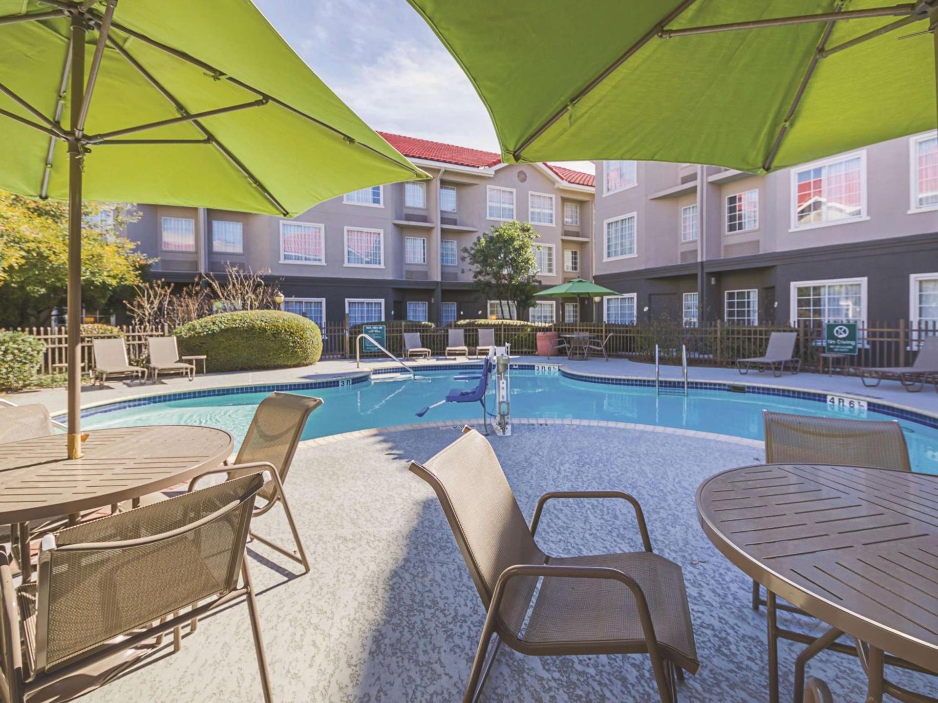 La Quinta Inn & Suites by Wyndham Austin Near The Domain photo 4