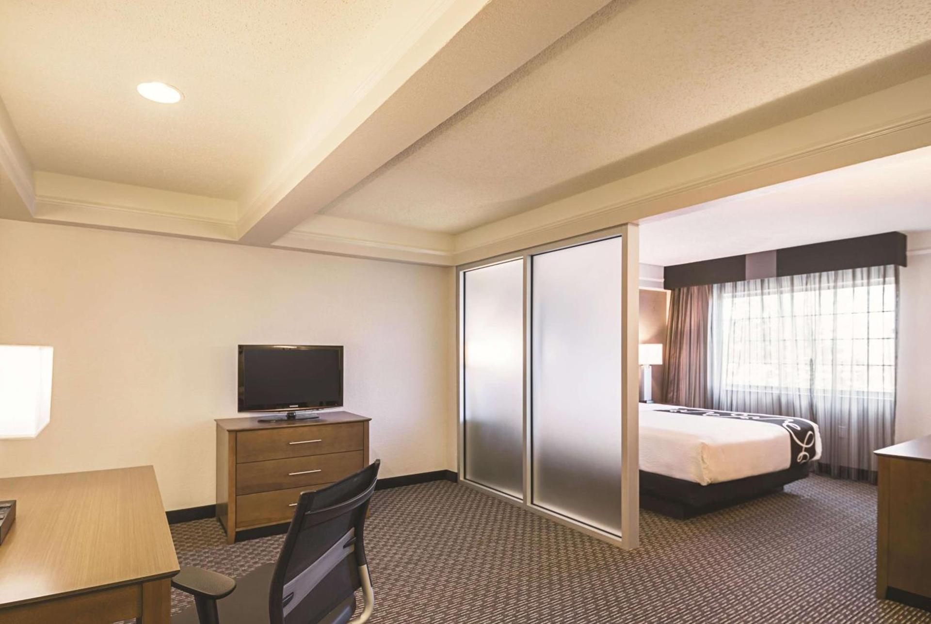 La Quinta Inn & Suites by Wyndham Austin Near The Domain photo 15