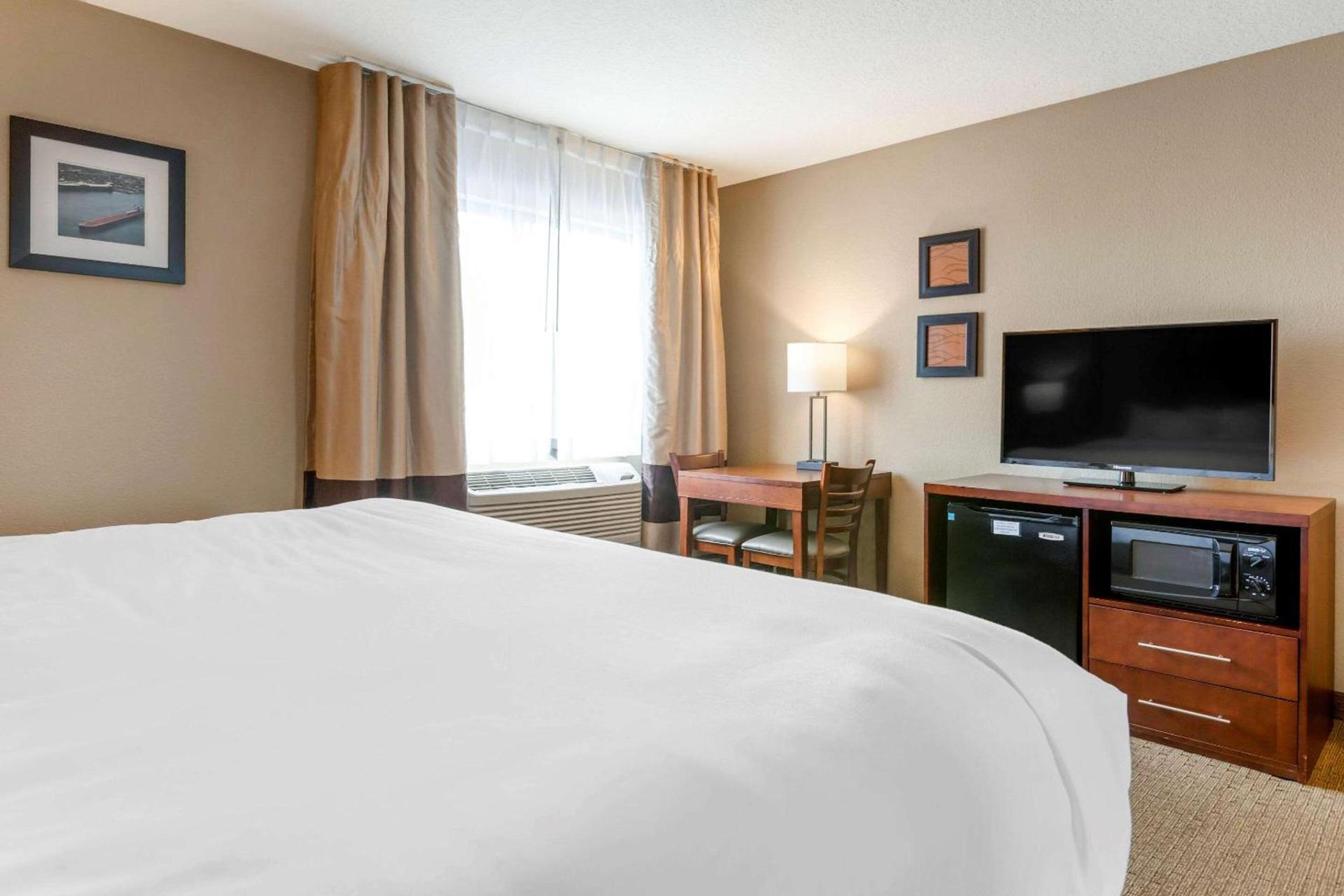 Comfort Inn Sault Ste Marie MI photo 6
