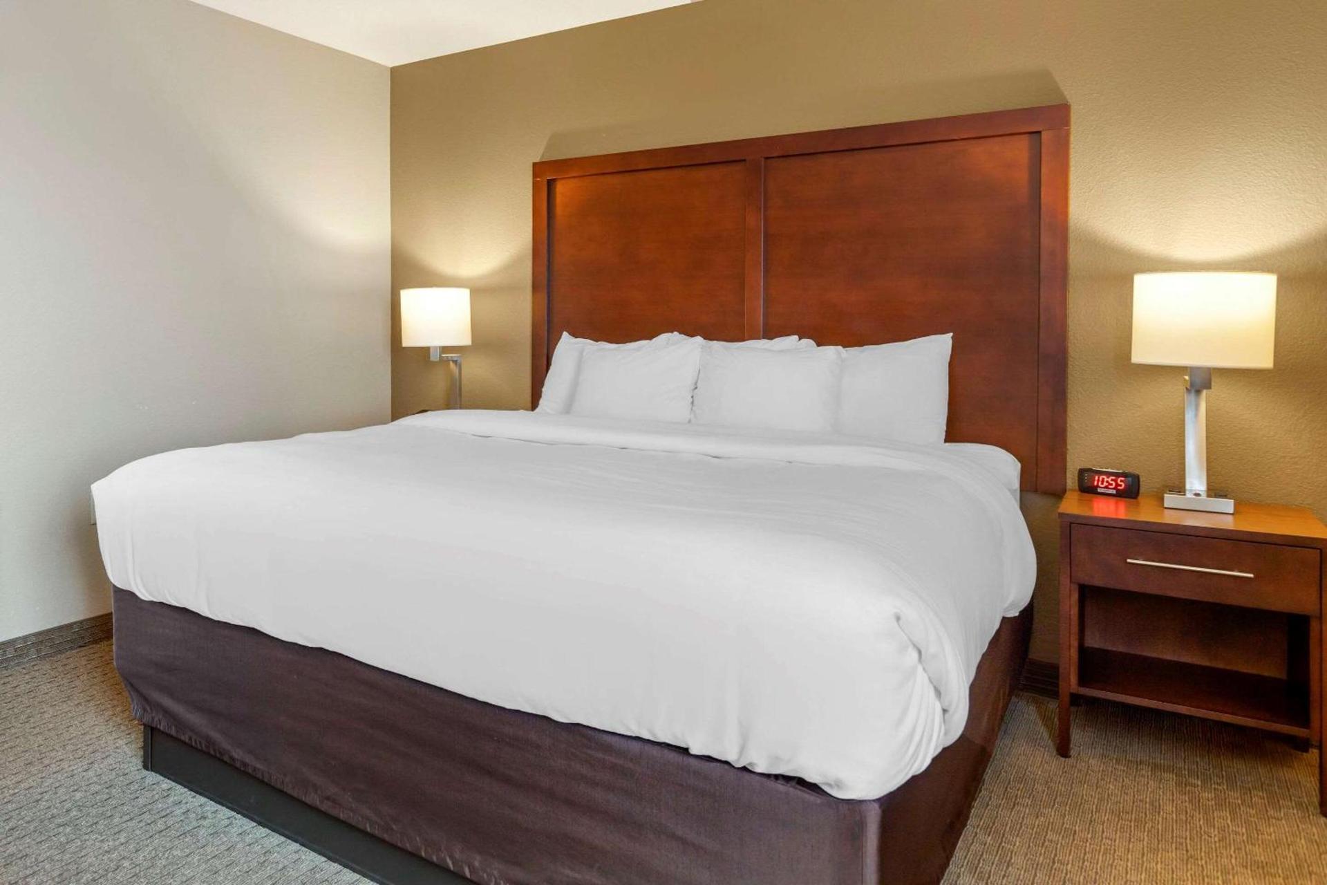 Comfort Inn Sault Ste Marie MI photo 8