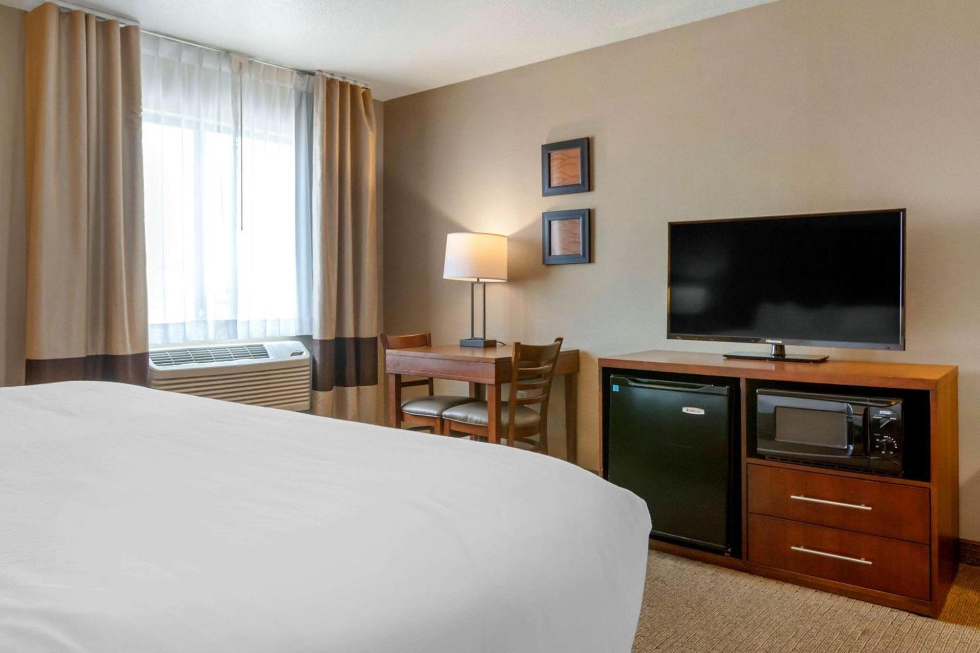 Comfort Inn Sault Ste Marie MI photo 15