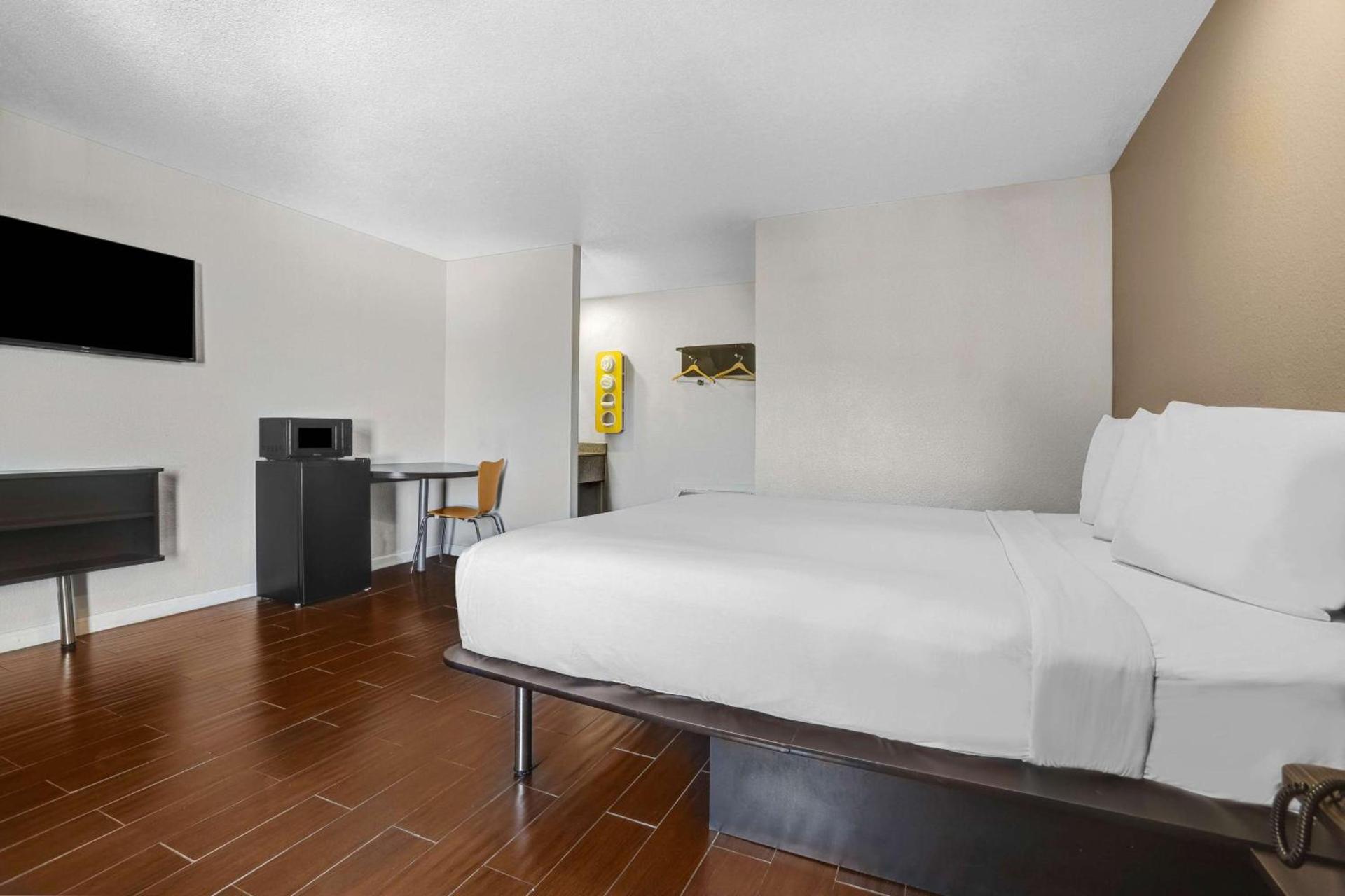 Motel 6-Ukiah, CA - North photo 11