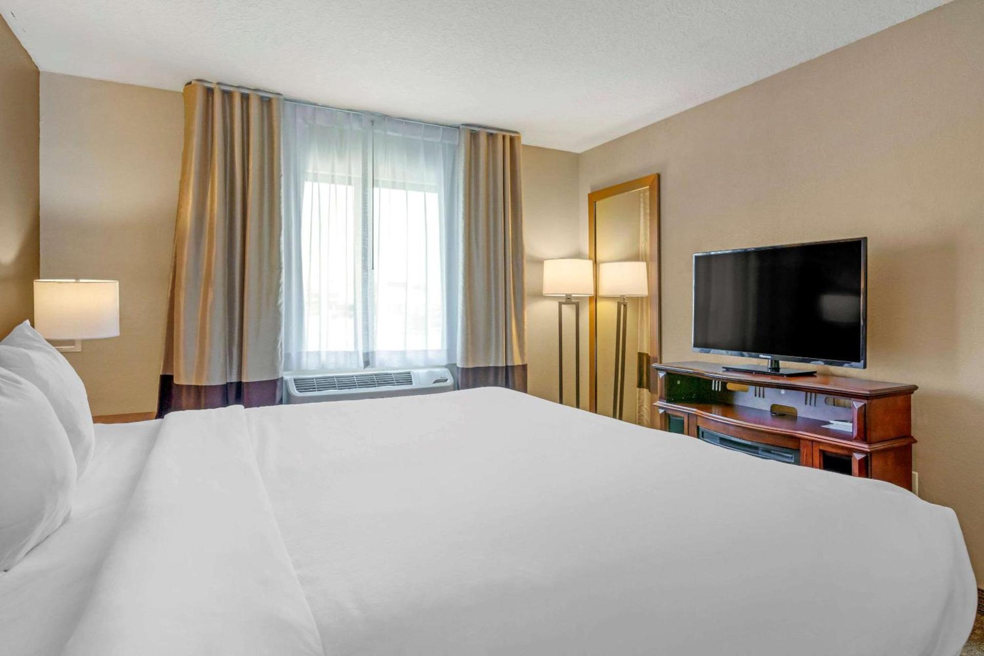 Comfort Inn Sault Ste Marie MI photo 21