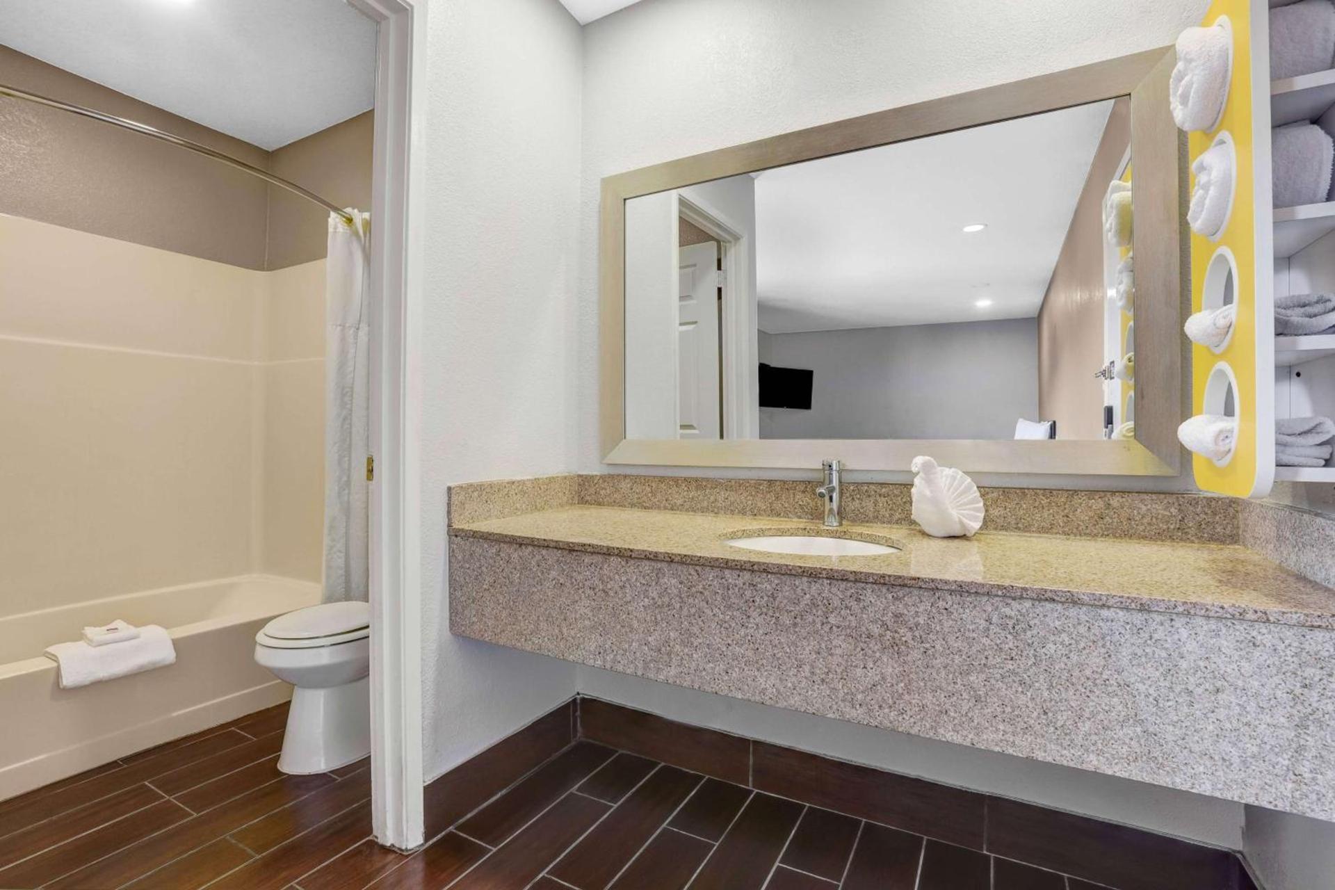 Motel 6-Ukiah, CA - North photo 18