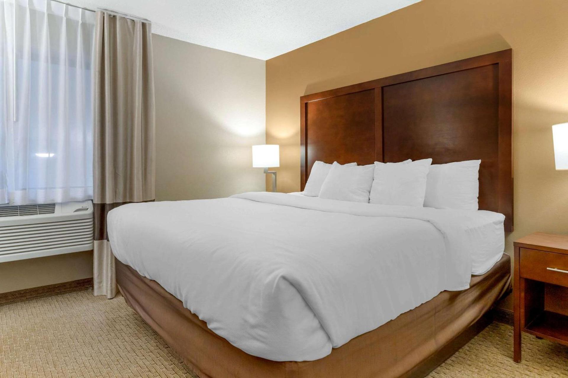 Comfort Inn Sault Ste Marie MI photo 25