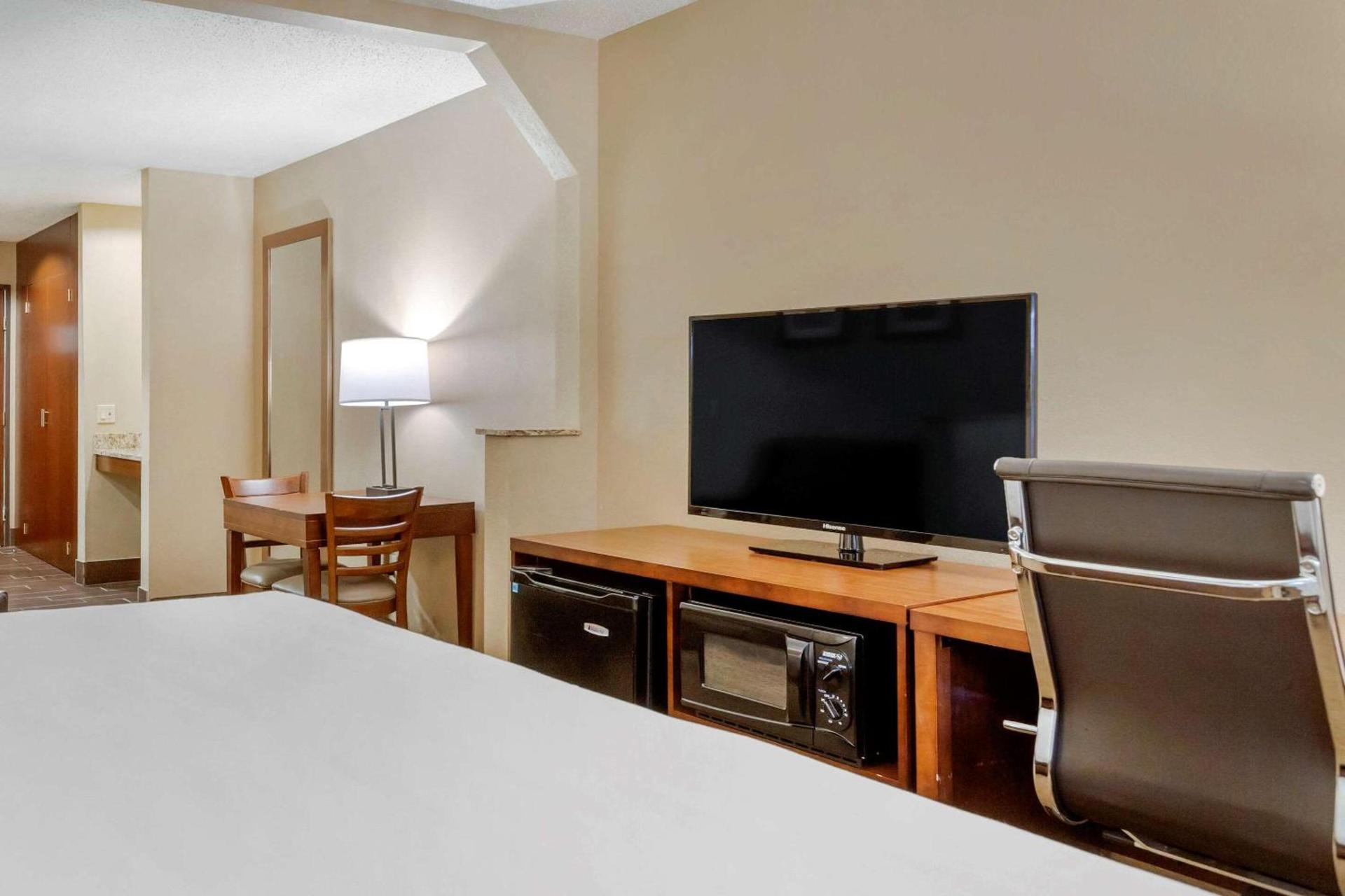 Comfort Inn Sault Ste Marie MI photo 26