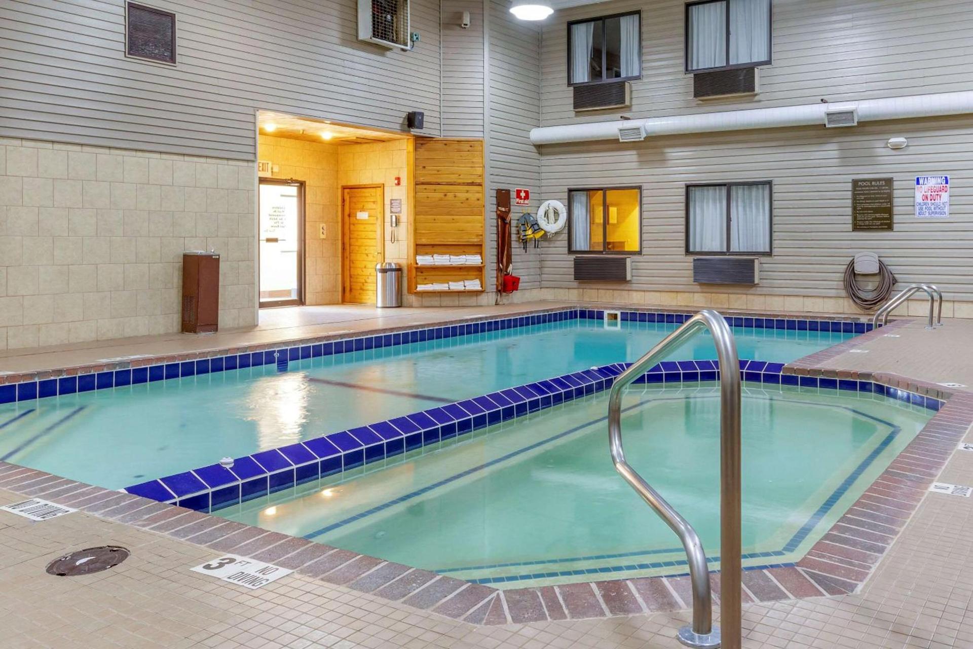 Comfort Inn Sault Ste Marie MI photo 37
