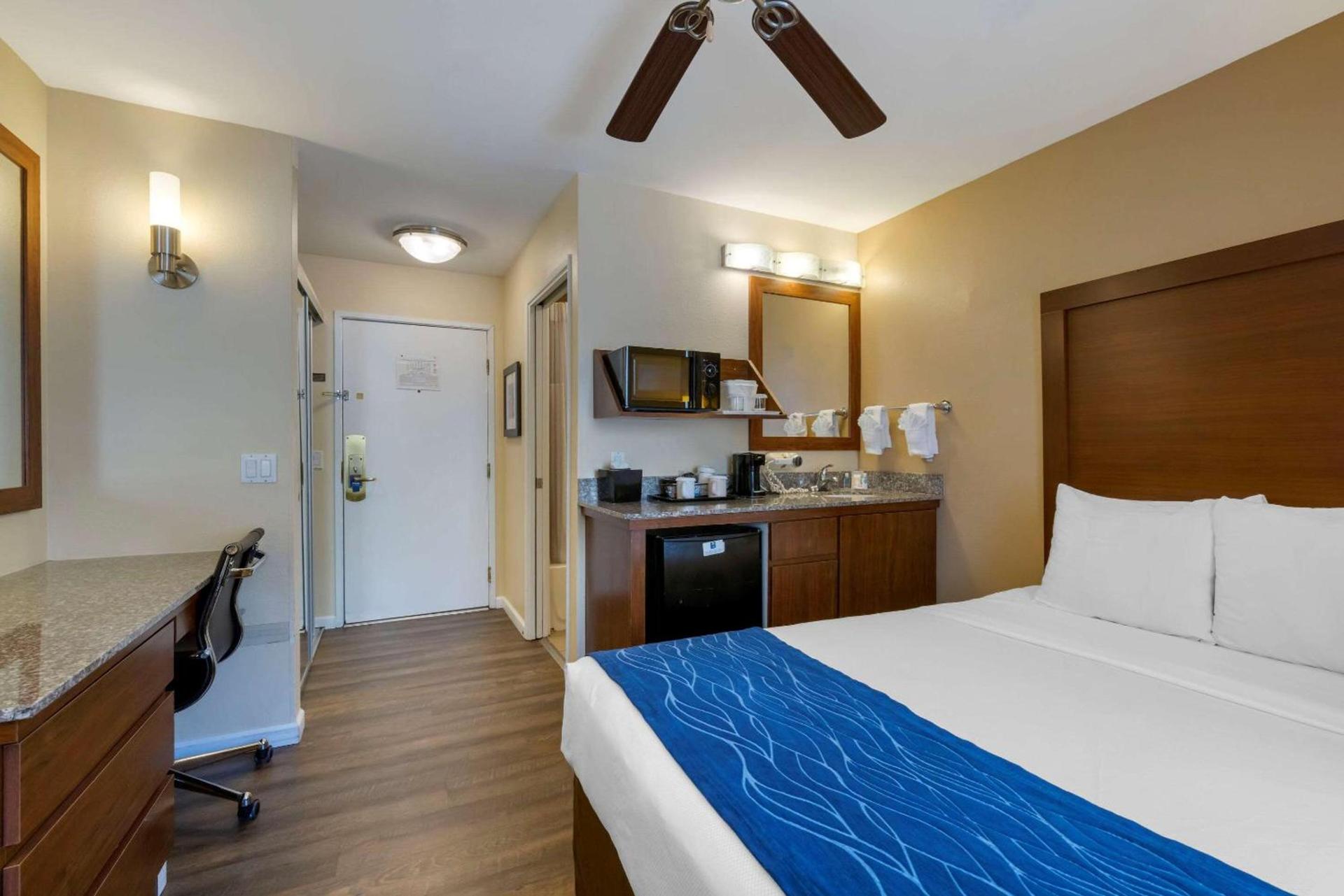 Comfort Inn Gaslamp Convention Center photo 13