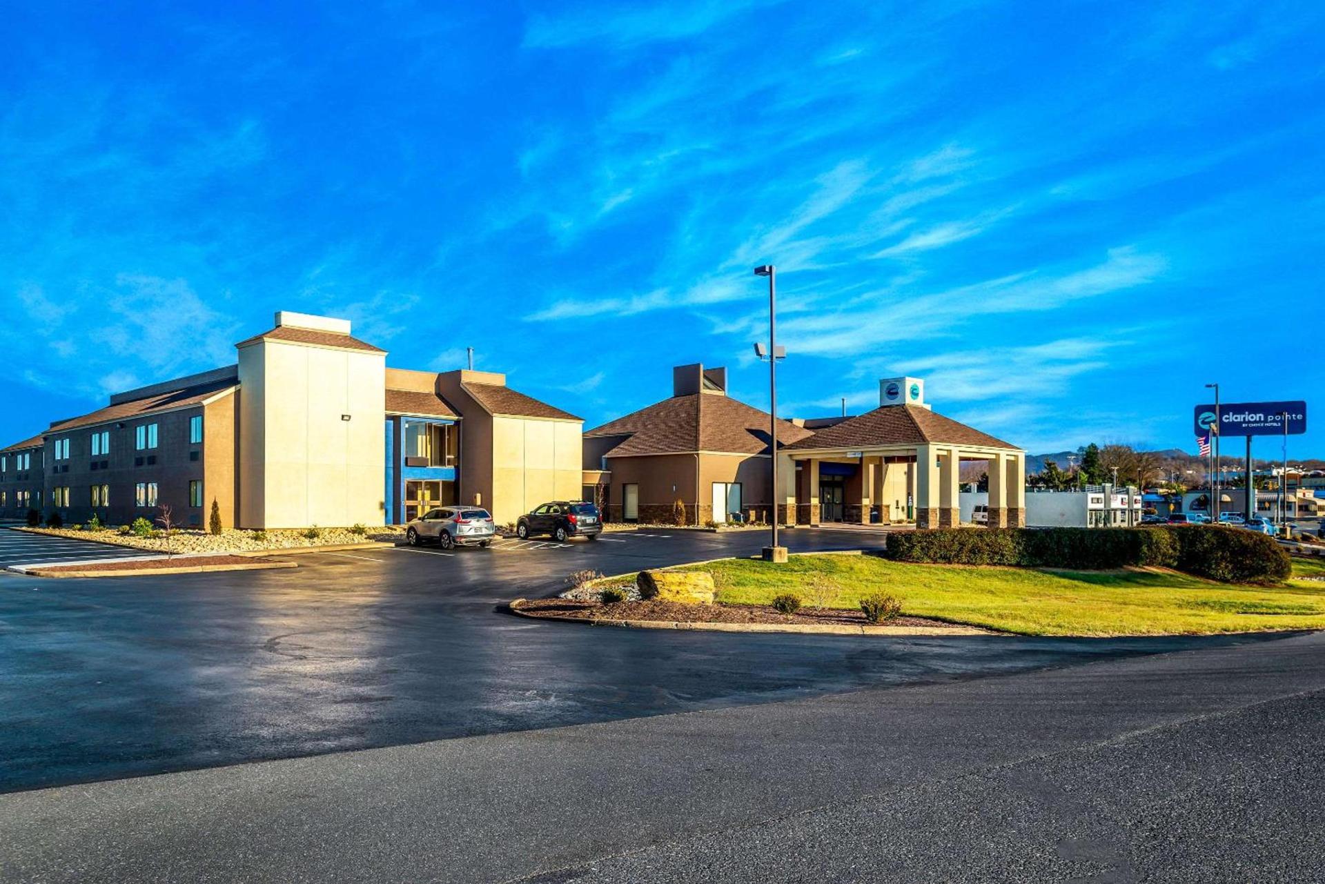 Clarion Pointe Harrisonburg photo 2