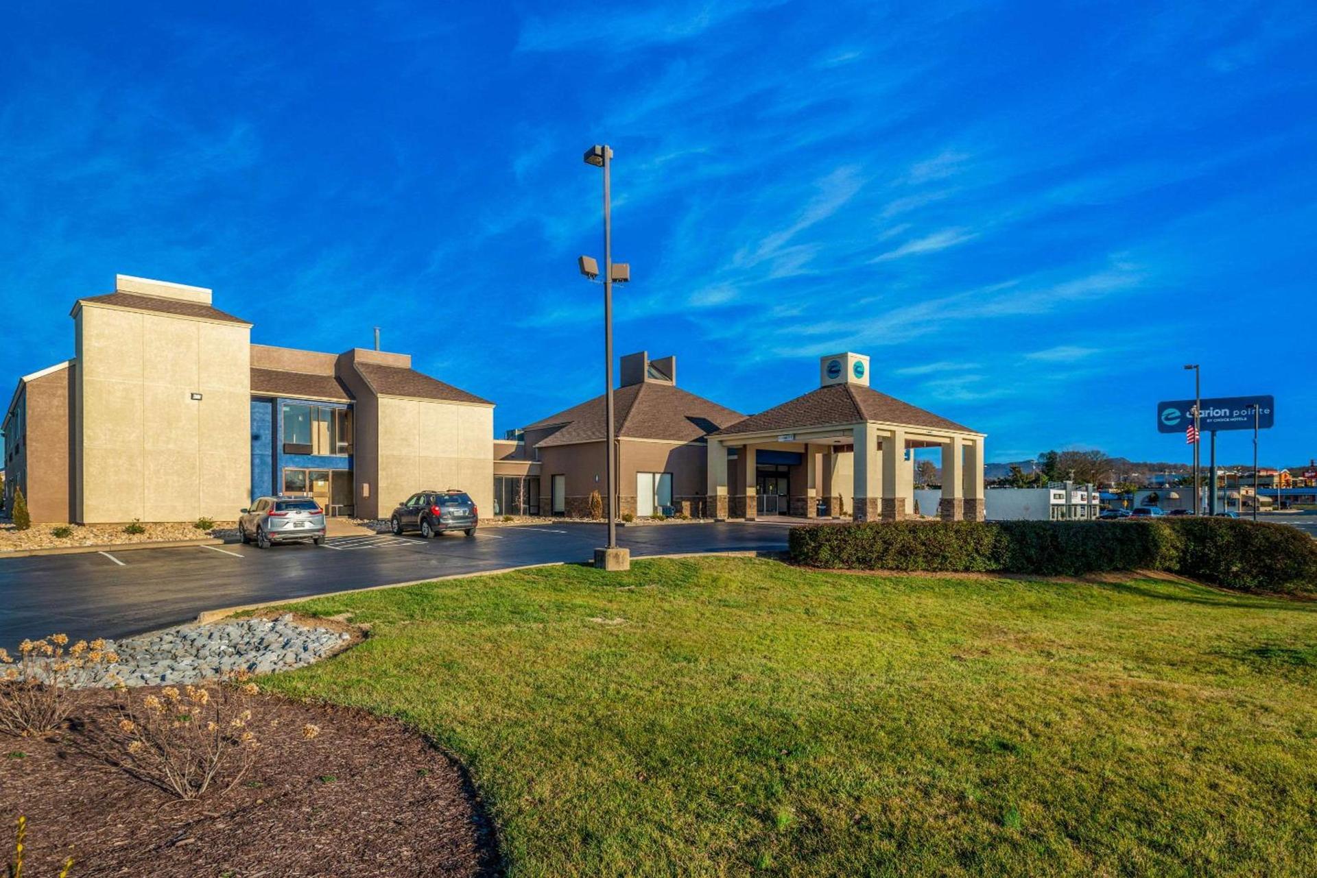 Clarion Pointe Harrisonburg photo 3
