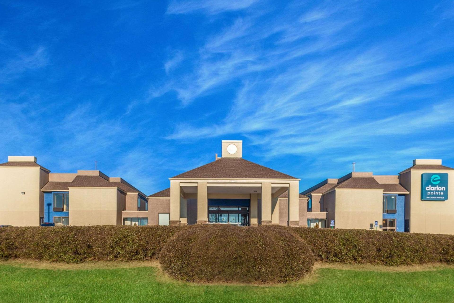 Clarion Pointe Harrisonburg photo 4