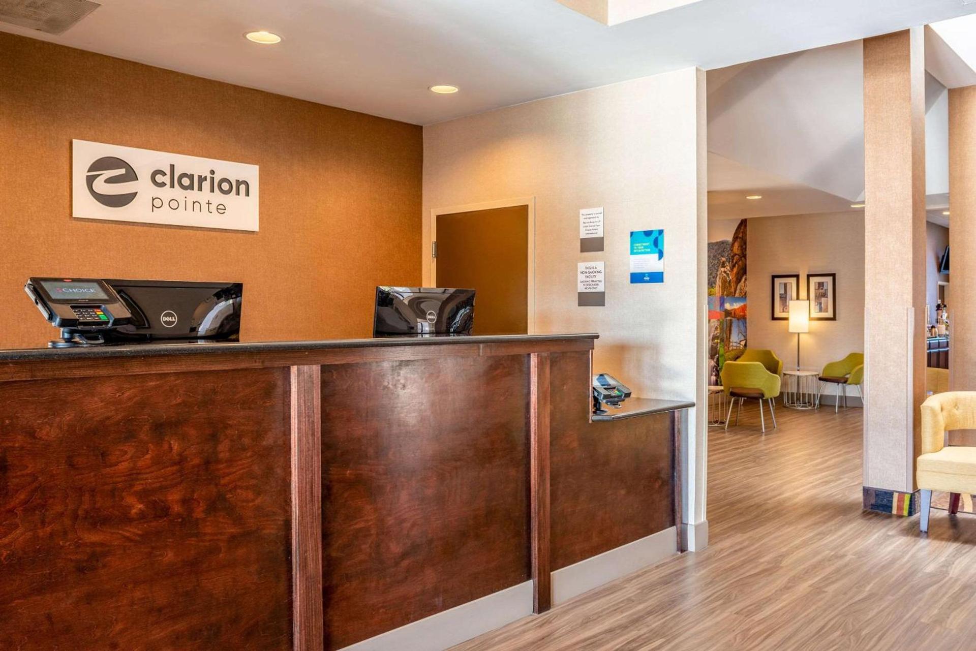 Clarion Pointe Harrisonburg photo 7