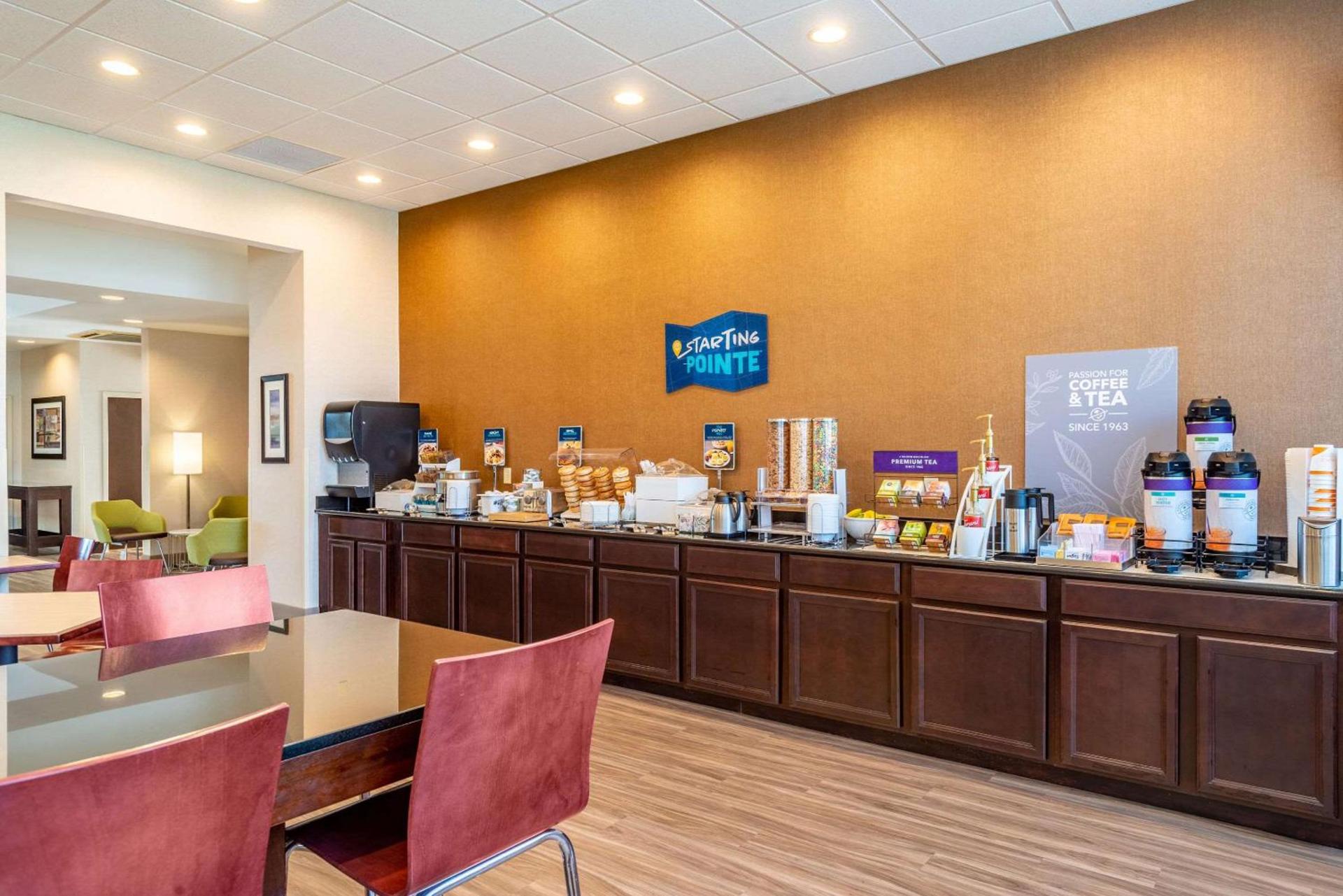 Clarion Pointe Harrisonburg photo 33