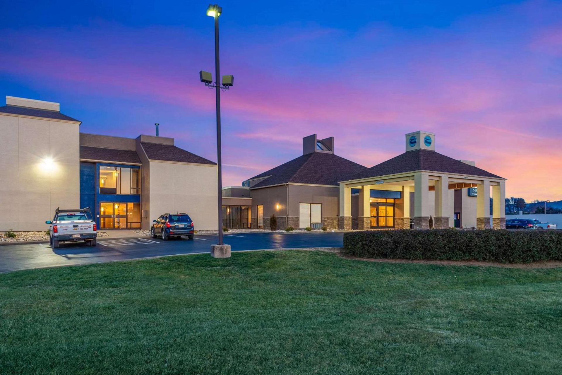 Clarion Pointe Harrisonburg photo 41