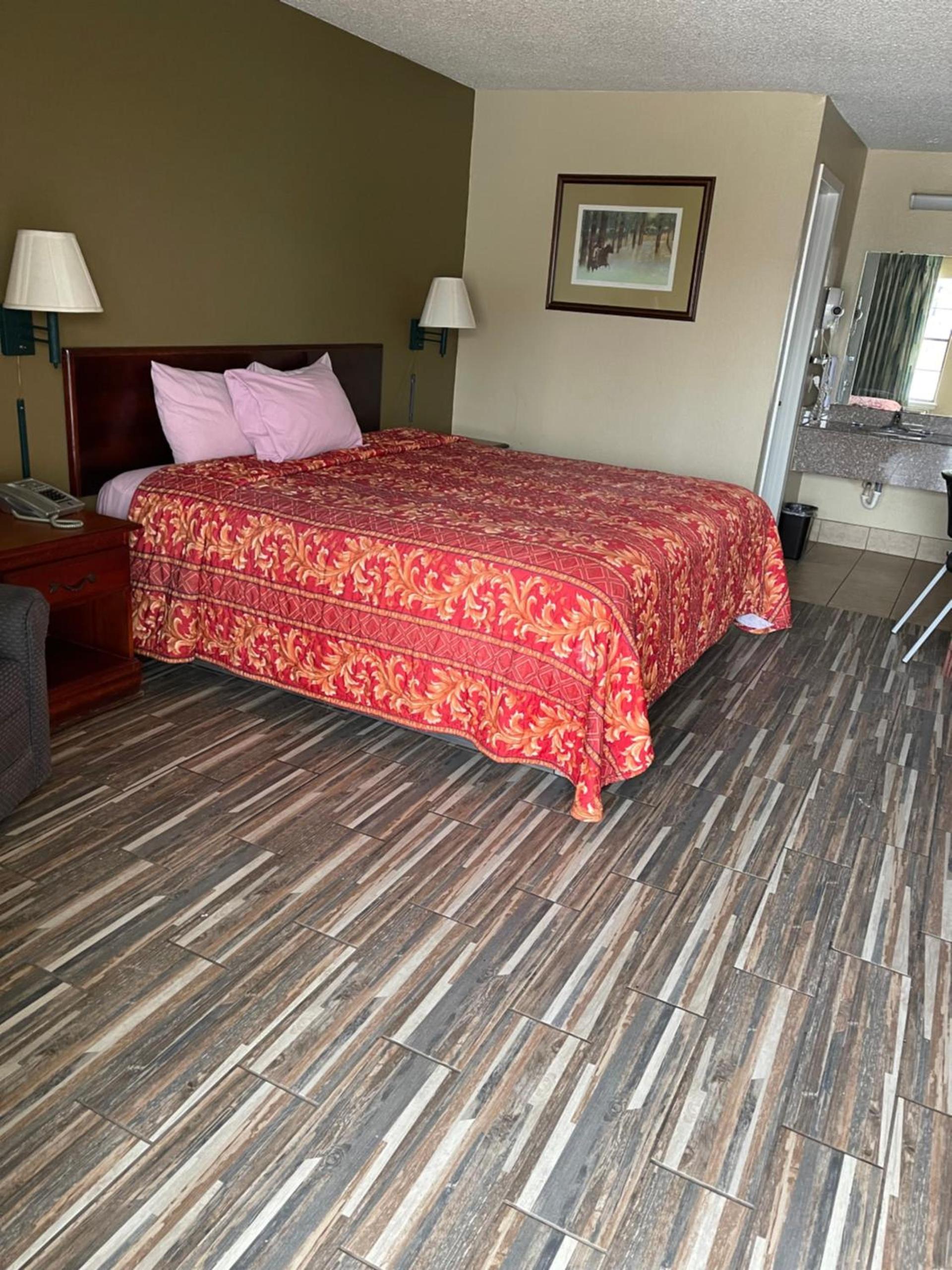 Plaza Inn photo 19